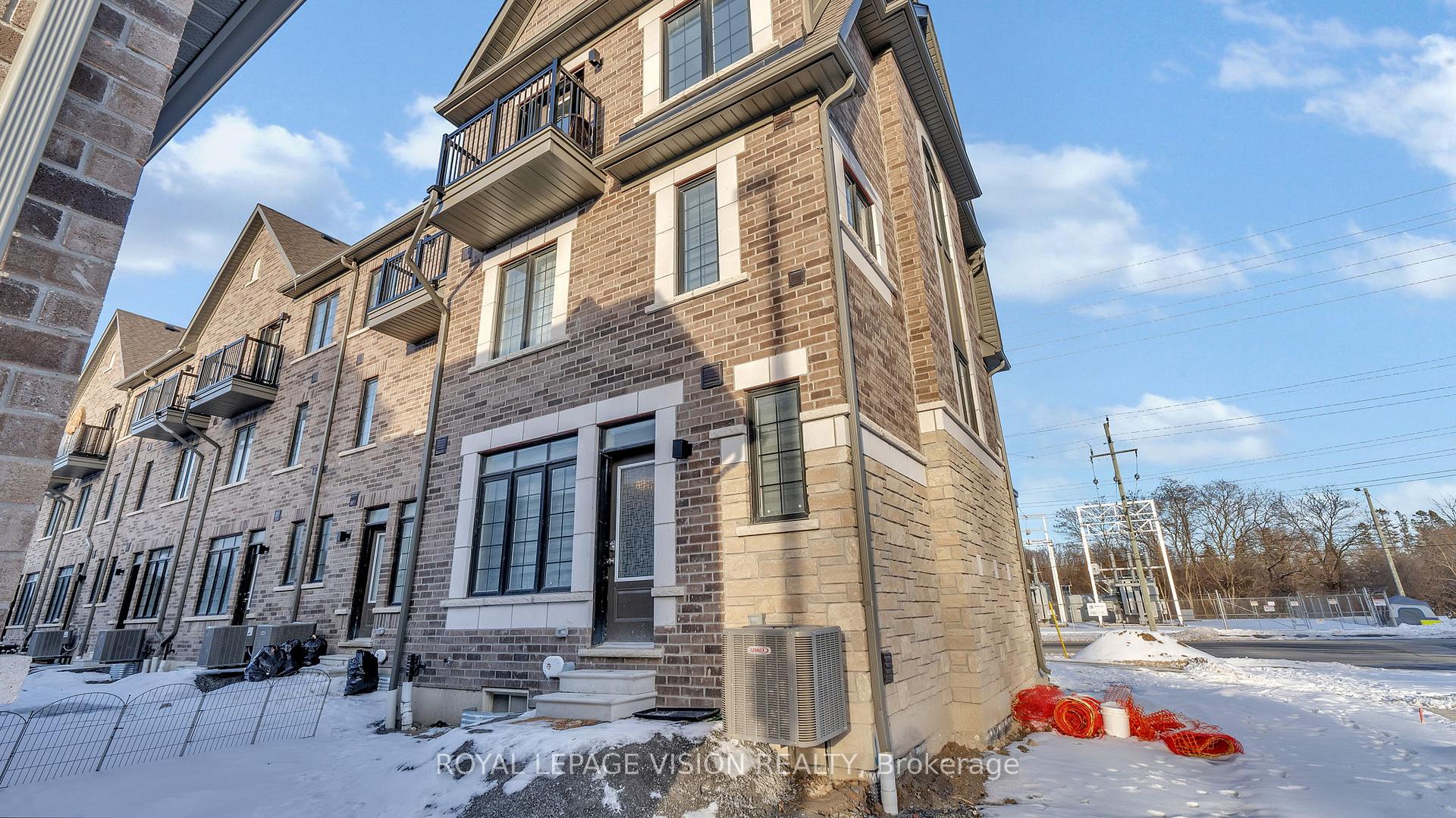 Photo 43 of 1 Selfridge Way, Whitby, Downtown Whitby — HOMEH