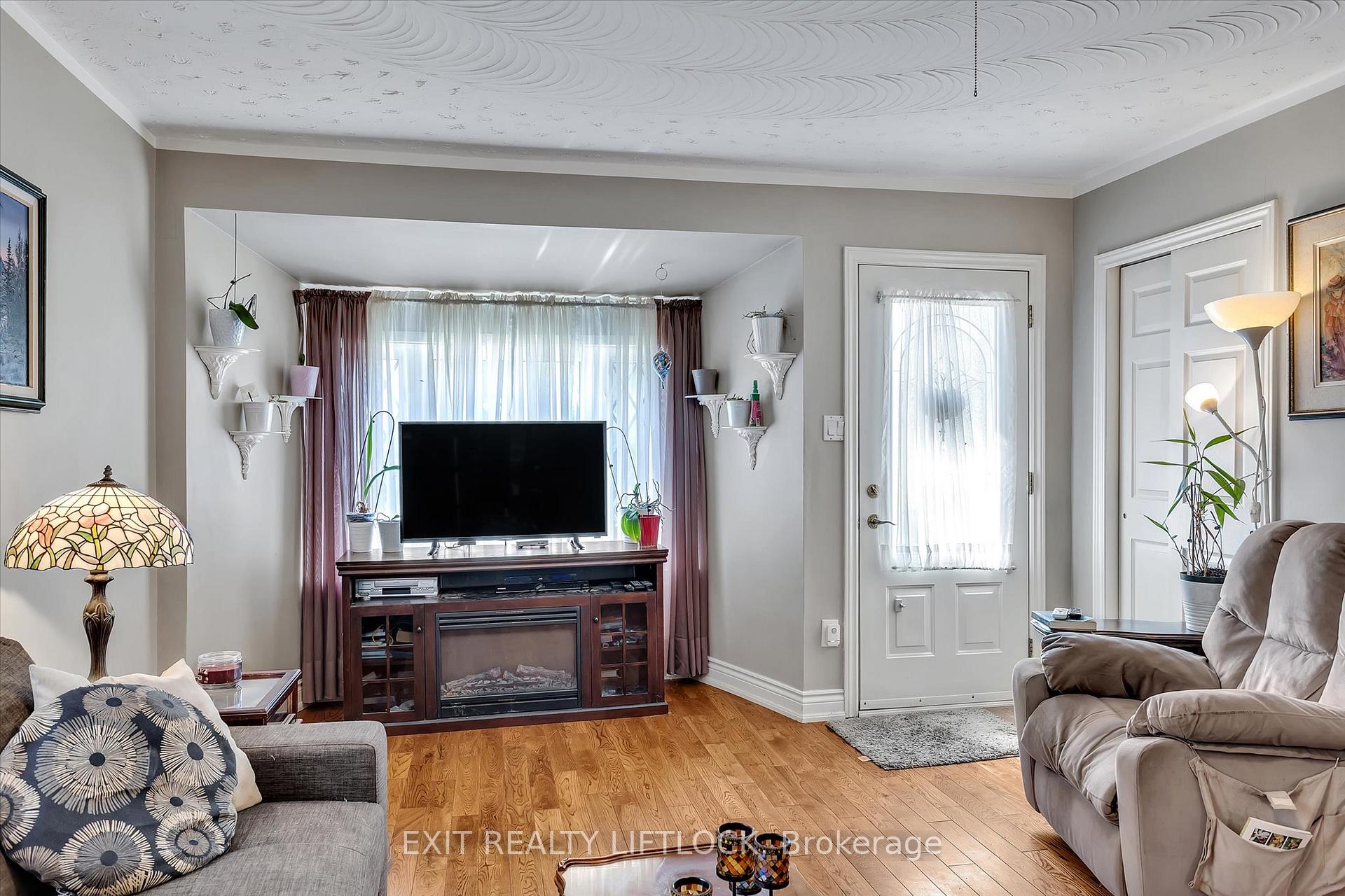Photo 2 of 448 Howden Street, Peterborough, Otonabee Ward 1 — HOMEH