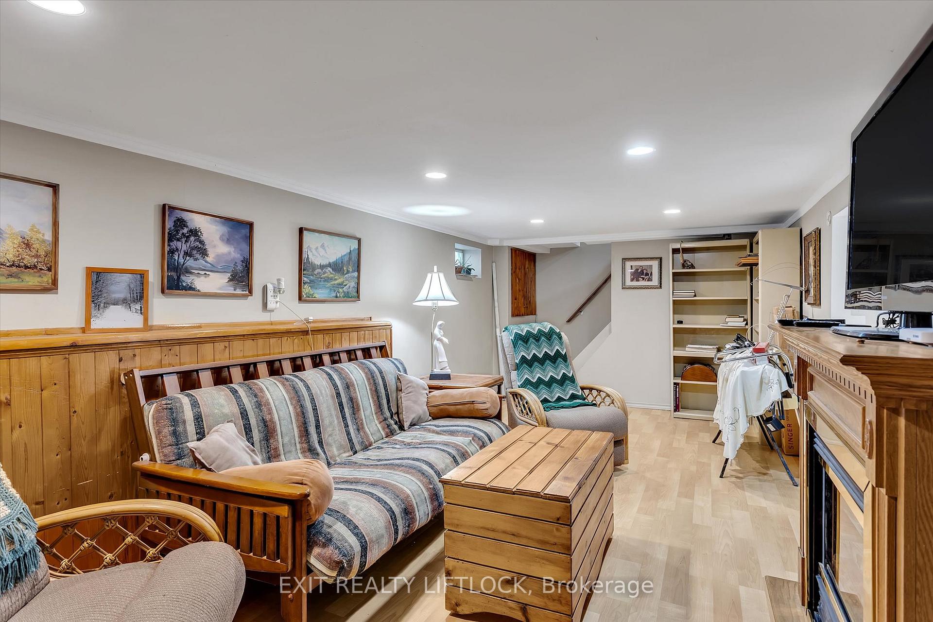 Photo 9 of 448 Howden Street, Peterborough, Otonabee Ward 1 — HOMEH