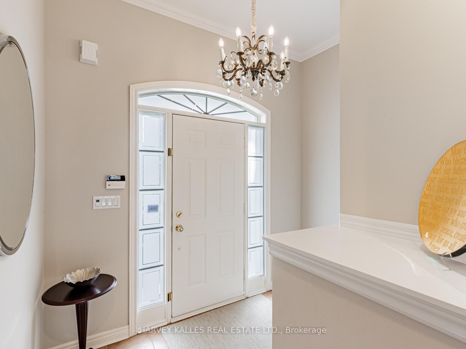 Photo 3 of 195 Kingsbridge Circle, Vaughan, Beverley Glen — HOMEH