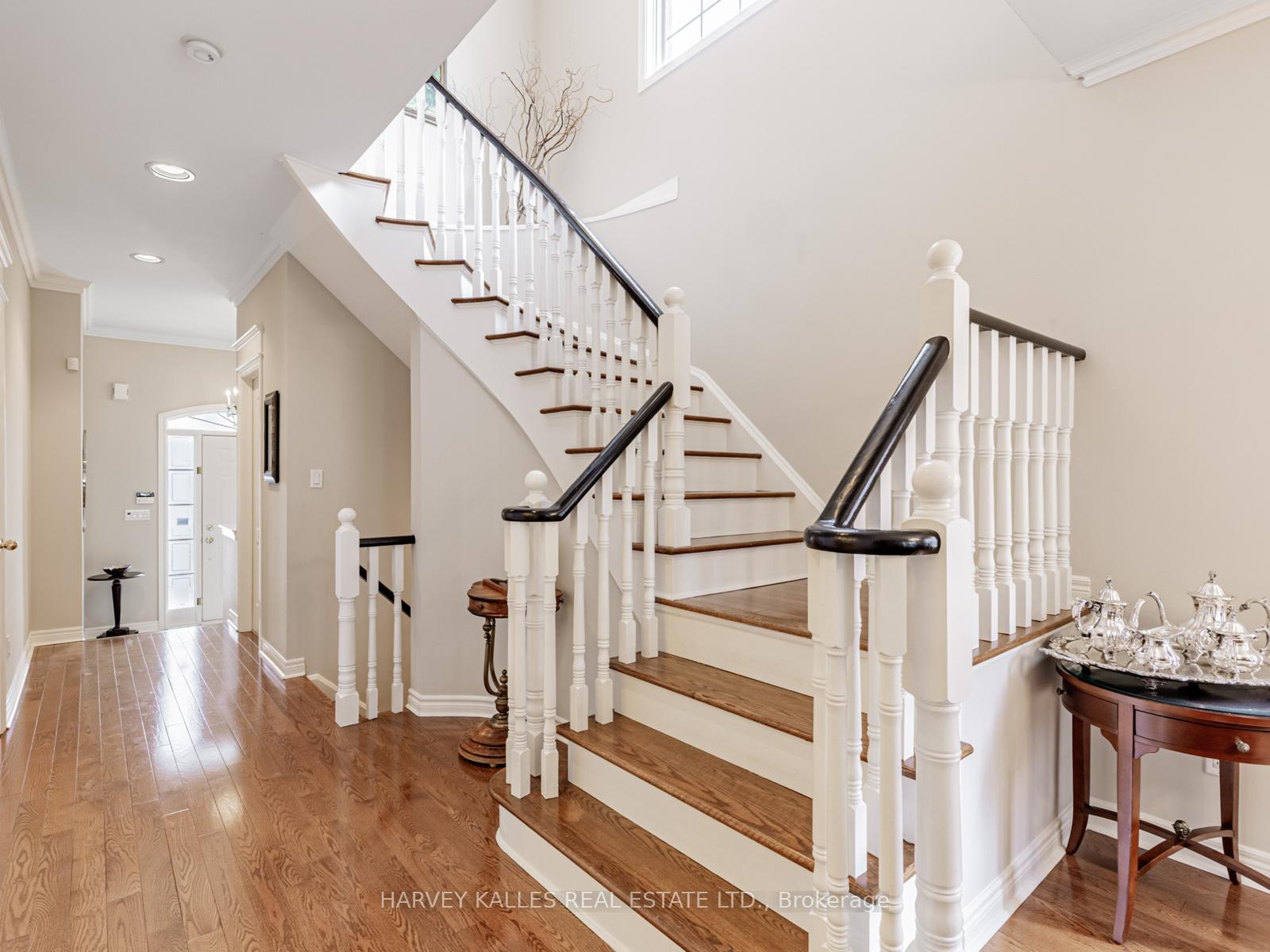 Photo 4 of 195 Kingsbridge Circle, Vaughan, Beverley Glen — HOMEH