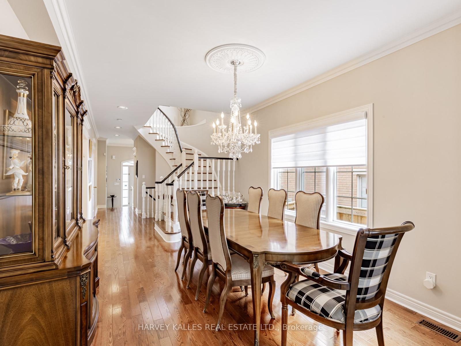 Photo 7 of 195 Kingsbridge Circle, Vaughan, Beverley Glen — HOMEH