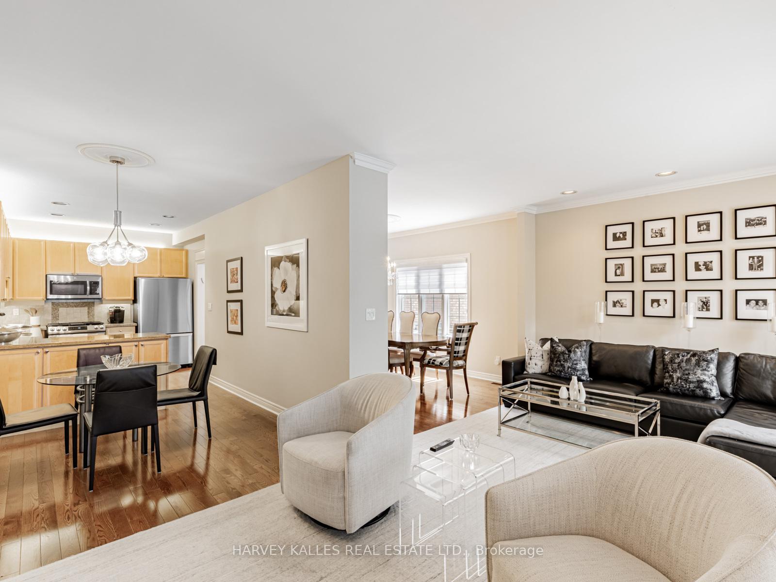 Photo 9 of 195 Kingsbridge Circle, Vaughan, Beverley Glen — HOMEH