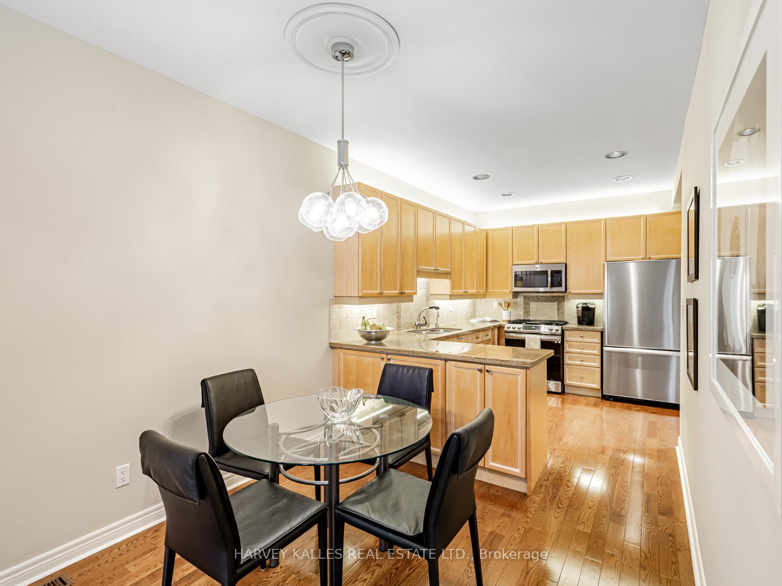 Photo 13 of 195 Kingsbridge Circle, Vaughan, Beverley Glen — HOMEH