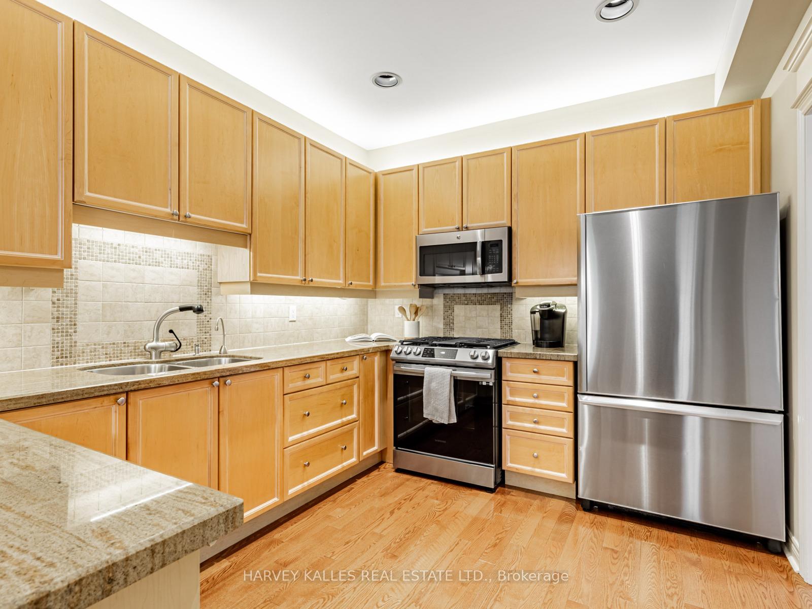 Photo 15 of 195 Kingsbridge Circle, Vaughan, Beverley Glen — HOMEH