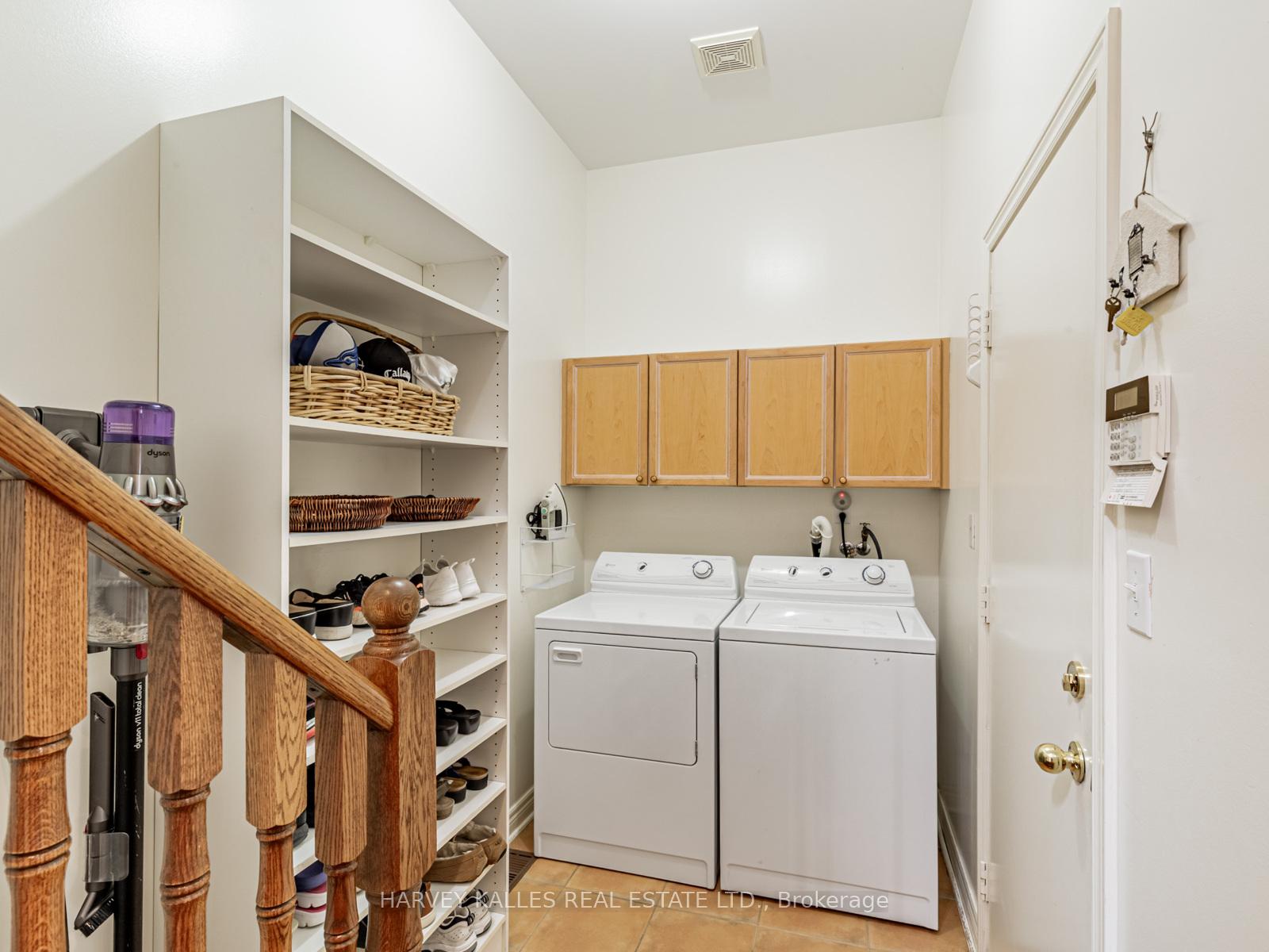 Photo 18 of 195 Kingsbridge Circle, Vaughan, Beverley Glen — HOMEH