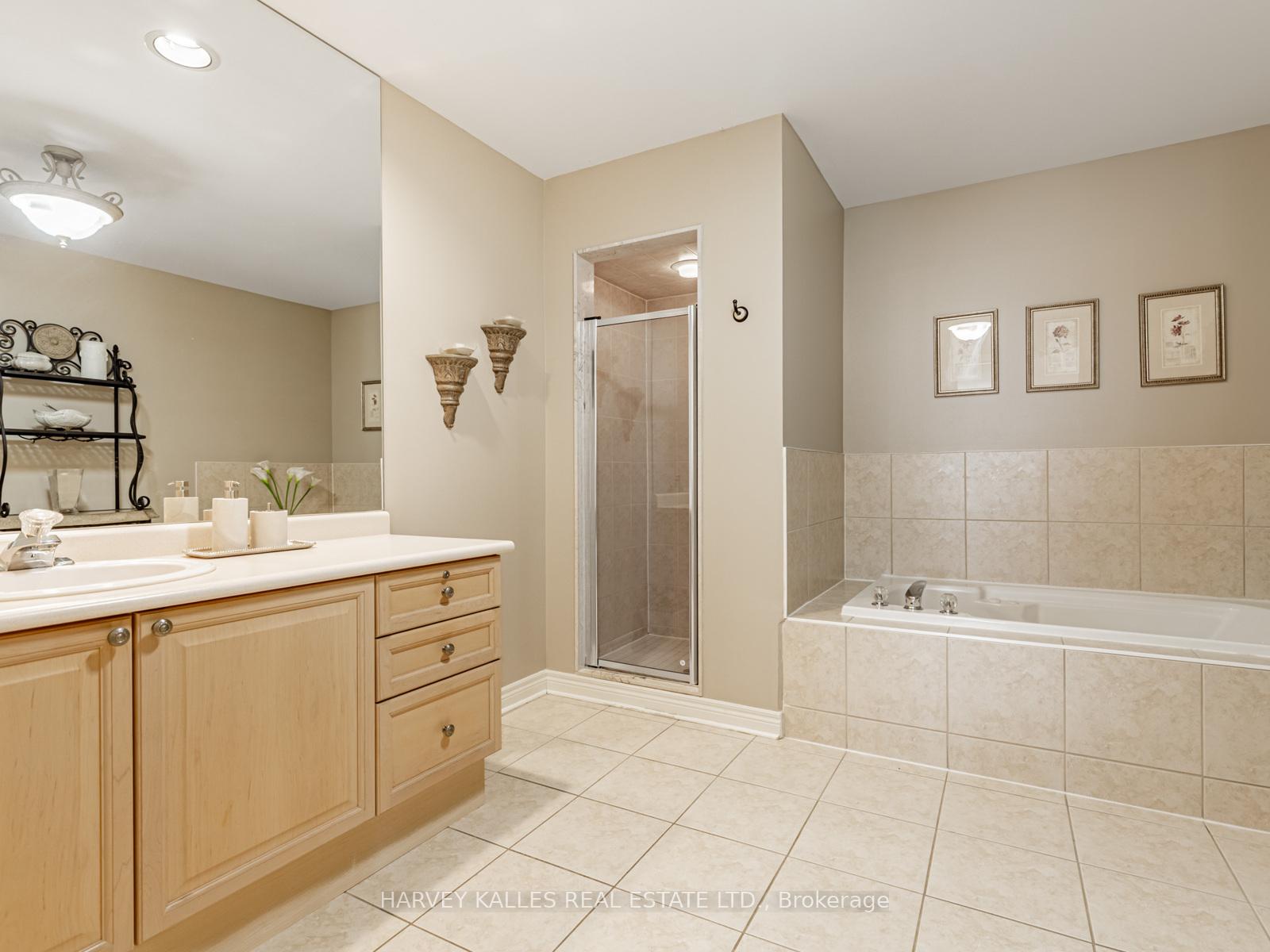 Photo 21 of 195 Kingsbridge Circle, Vaughan, Beverley Glen — HOMEH