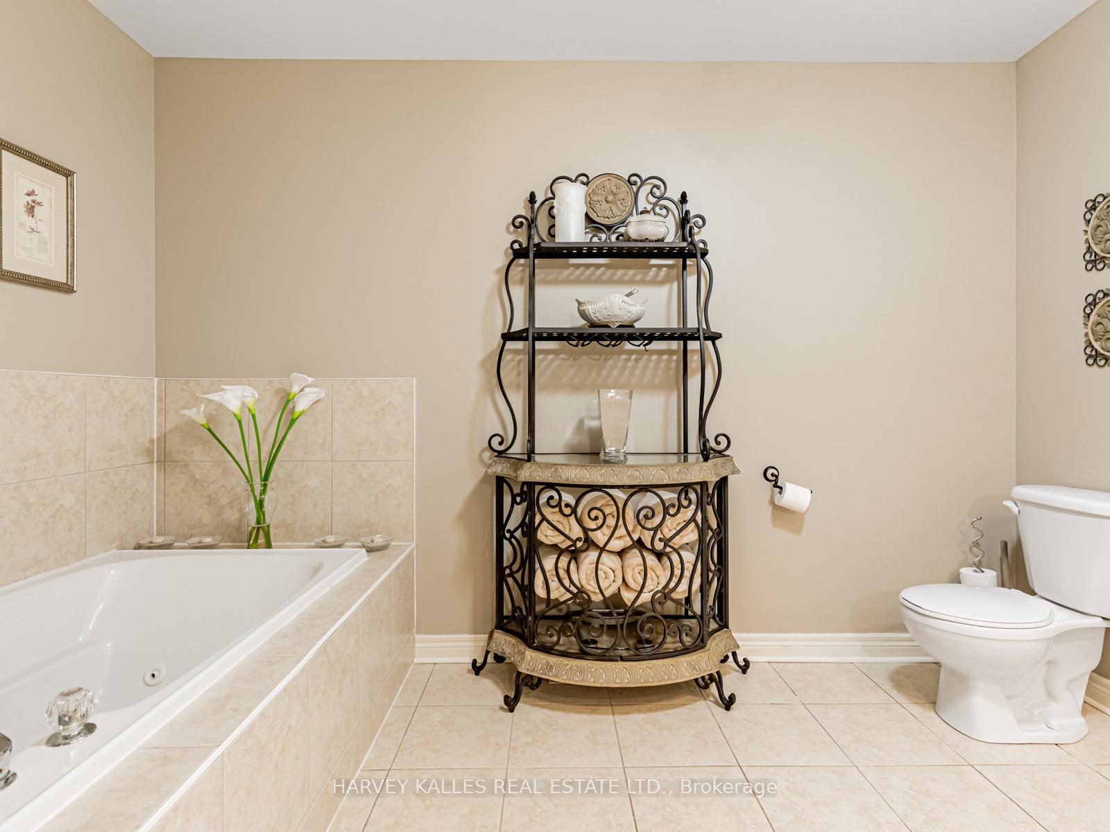 Photo 22 of 195 Kingsbridge Circle, Vaughan, Beverley Glen — HOMEH