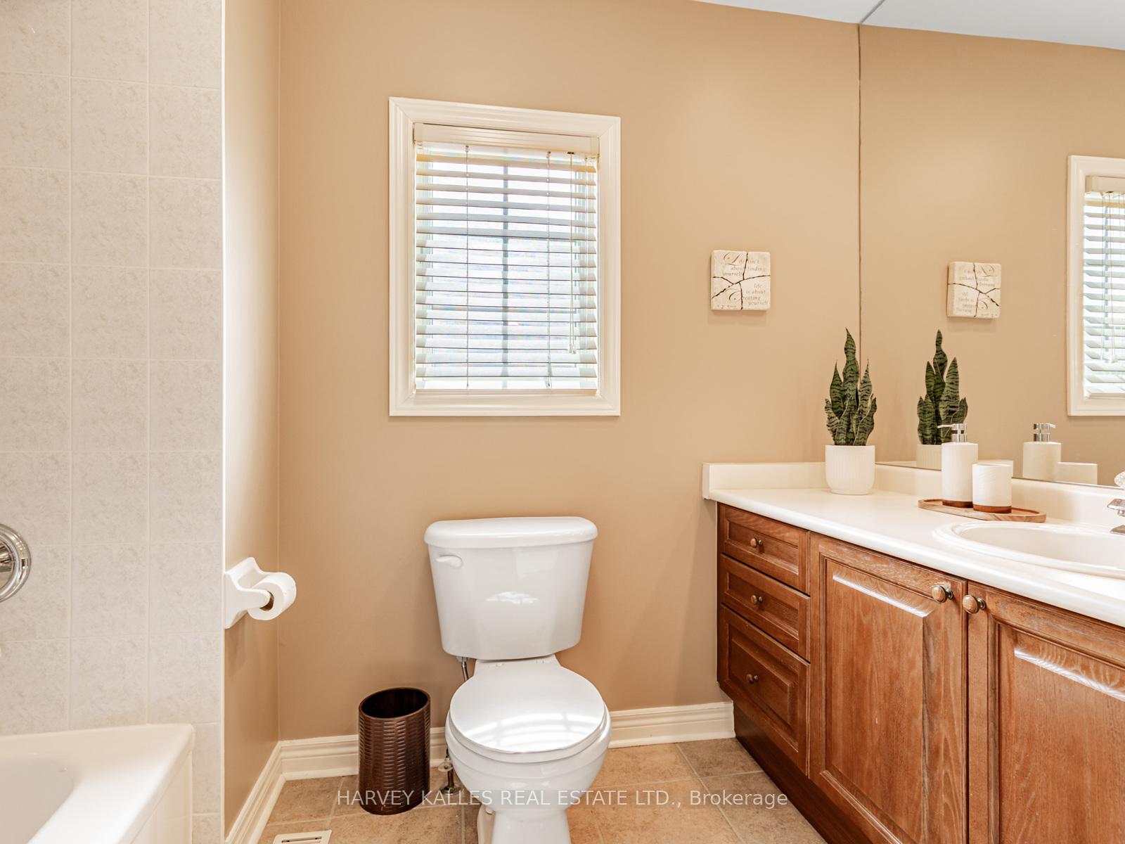 Photo 25 of 195 Kingsbridge Circle, Vaughan, Beverley Glen — HOMEH