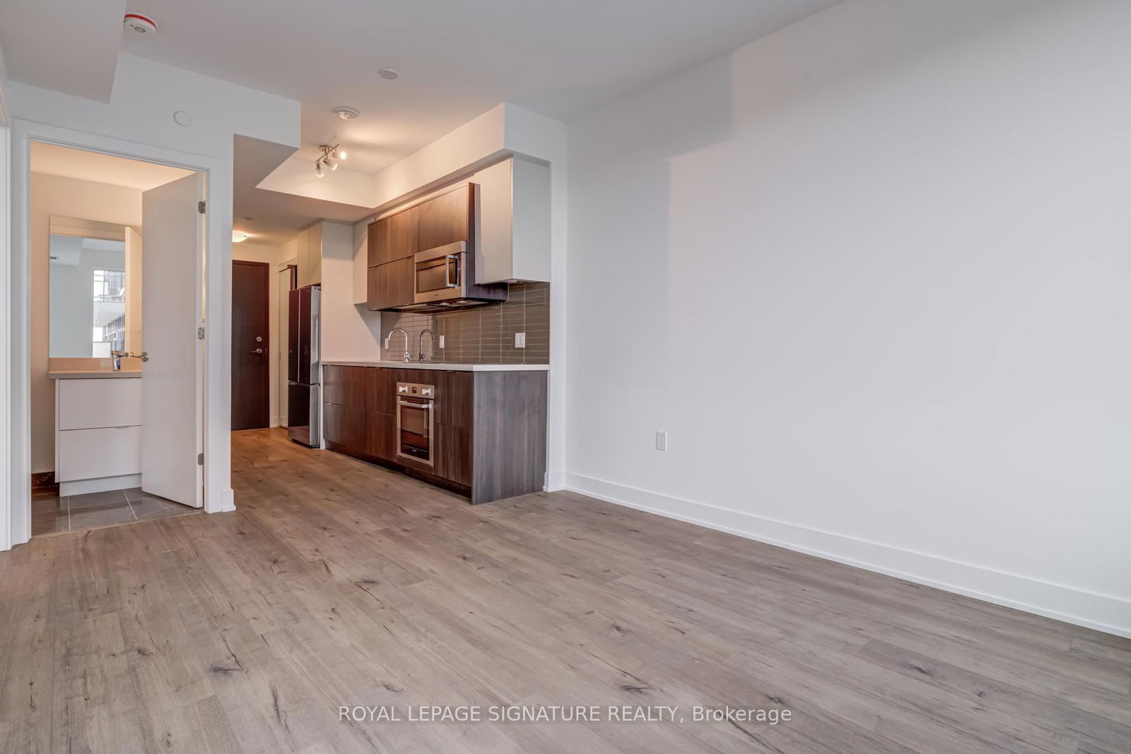 Photo 6 of Unit 604, 2 Teagarden Crt, North York, Willowdale East — HOMEH