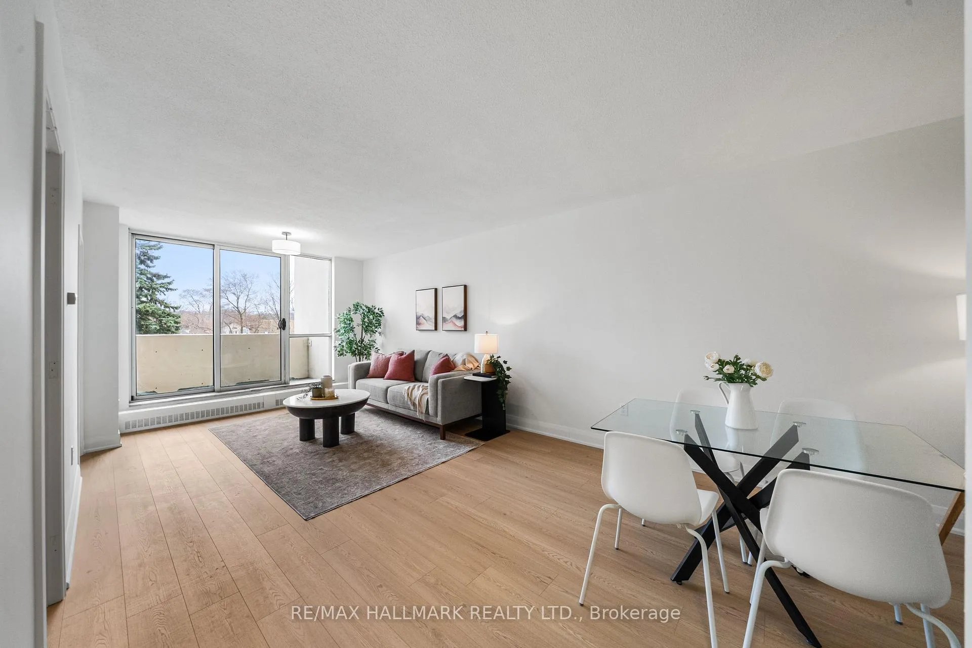 Photo 6 of Unit 209, 35 Ormskirk Avenue, Toronto, High Park-Swansea — HOMEH