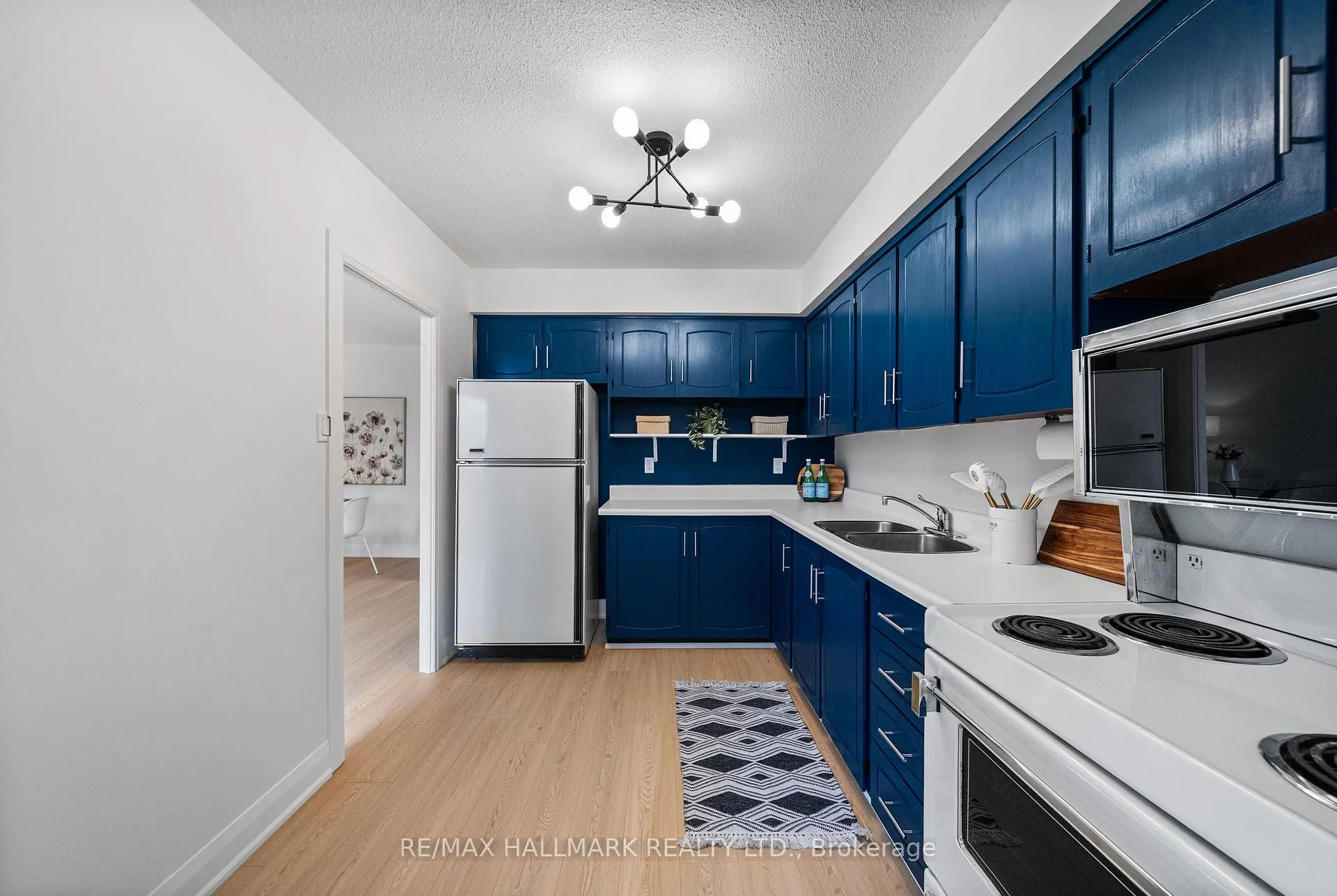 Photo 10 of Unit 209, 35 Ormskirk Avenue, Toronto, High Park-Swansea — HOMEH