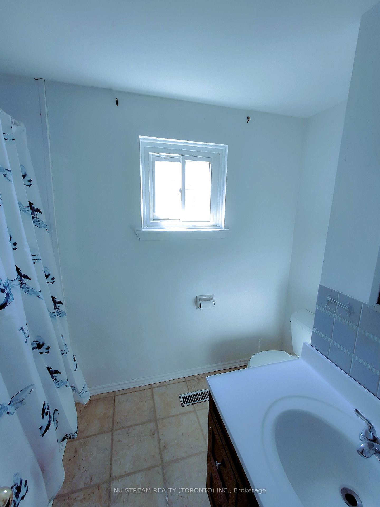 Photo 8 of 594 Stone Street, Oshawa, Lakeview — HOMEH