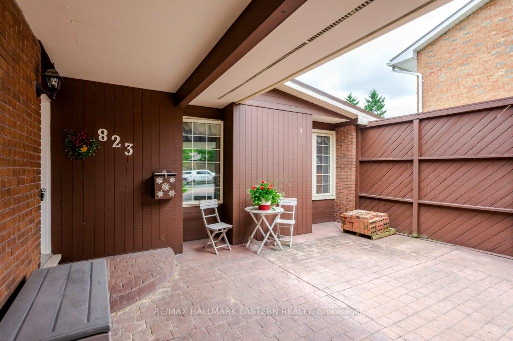 Photo 3 of 823 Wedgewood Court, Peterborough, Monaghan Ward 2 — HOMEH