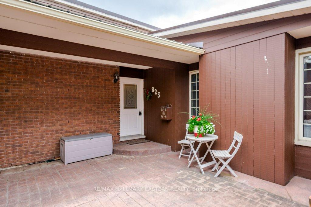 Photo 4 of 823 Wedgewood Court, Peterborough, Monaghan Ward 2 — HOMEH