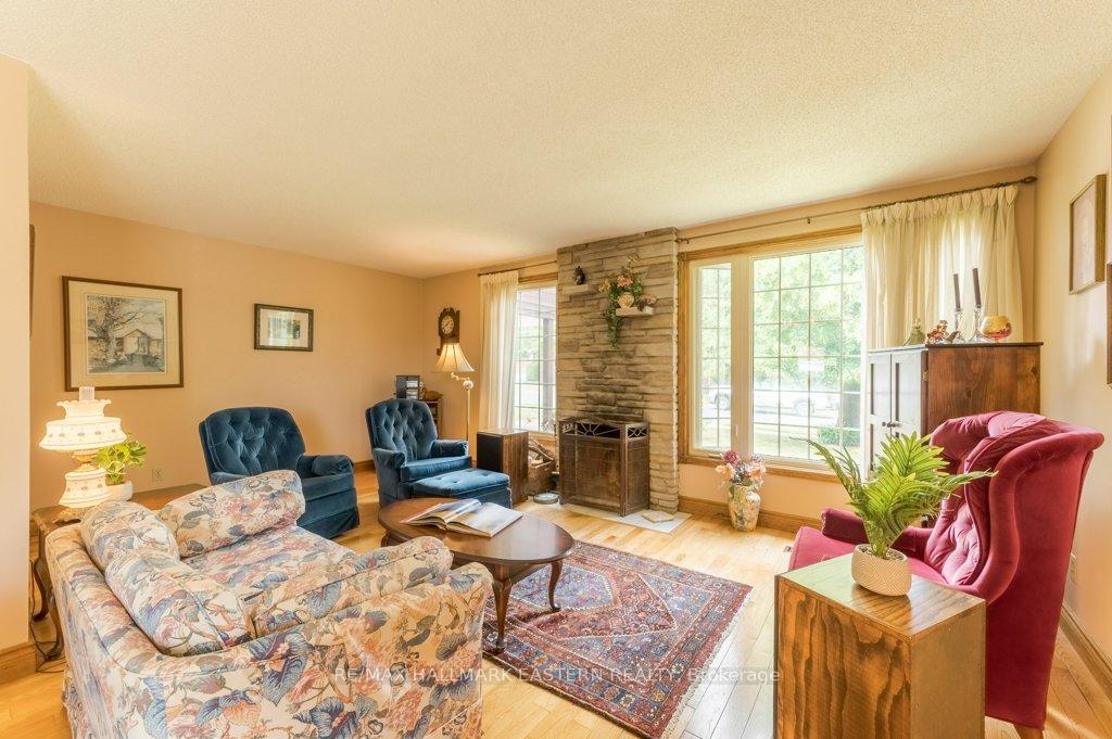 Photo 7 of 823 Wedgewood Court, Peterborough, Monaghan Ward 2 — HOMEH
