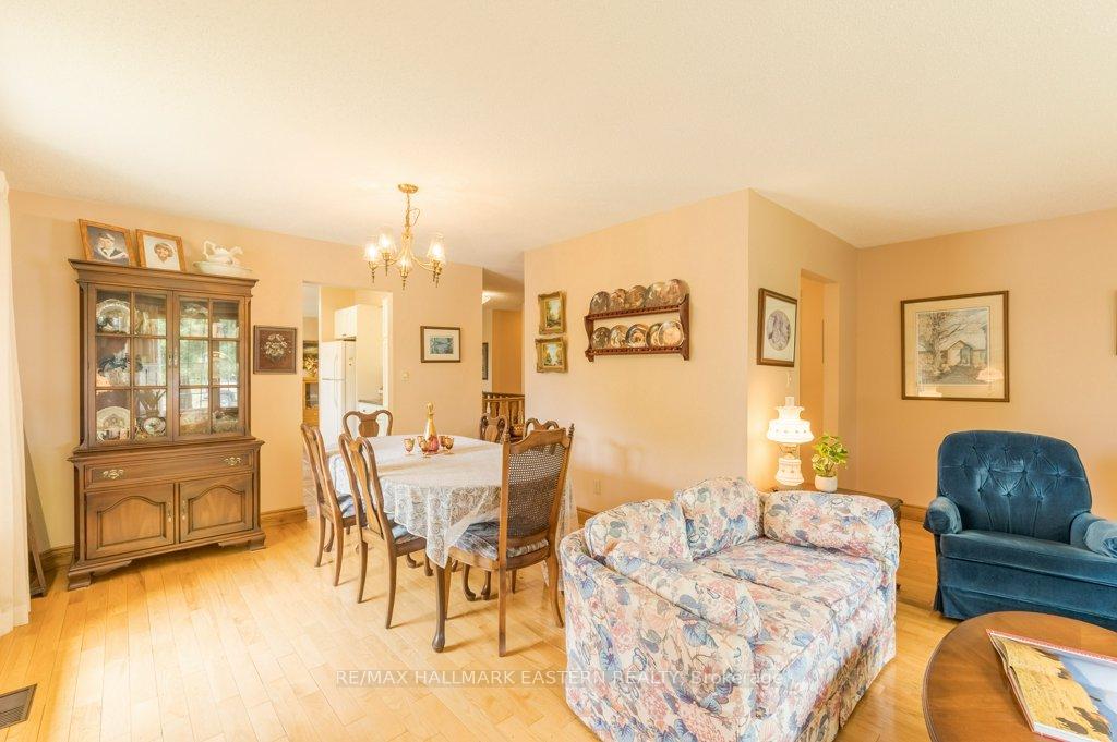 Photo 8 of 823 Wedgewood Court, Peterborough, Monaghan Ward 2 — HOMEH
