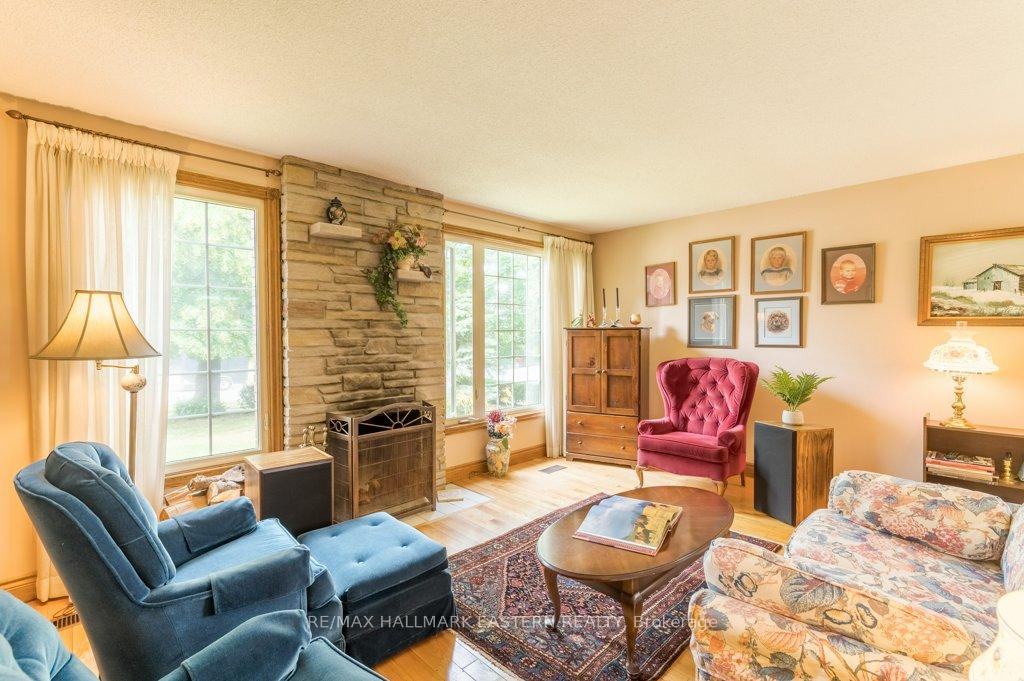 Photo 11 of 823 Wedgewood Court, Peterborough, Monaghan Ward 2 — HOMEH