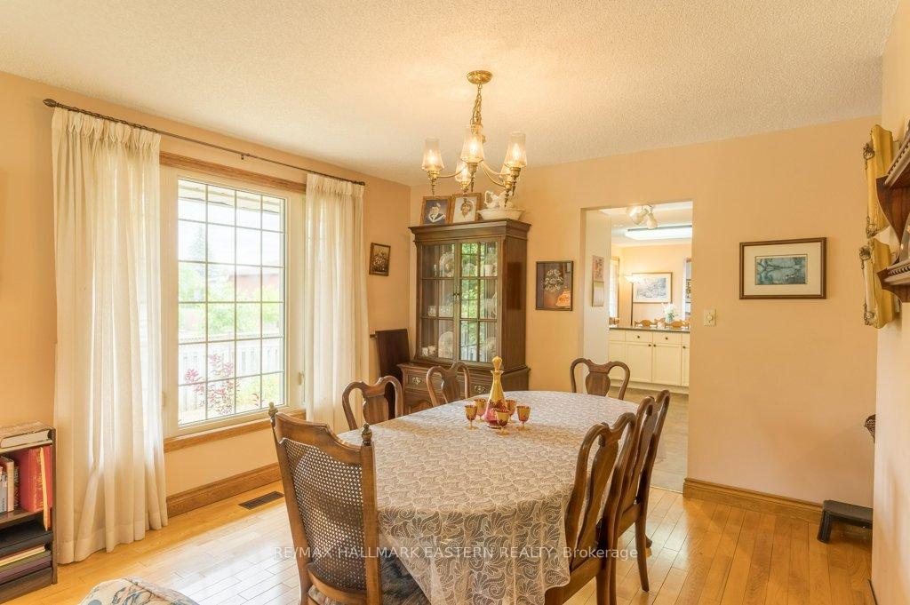 Photo 12 of 823 Wedgewood Court, Peterborough, Monaghan Ward 2 — HOMEH