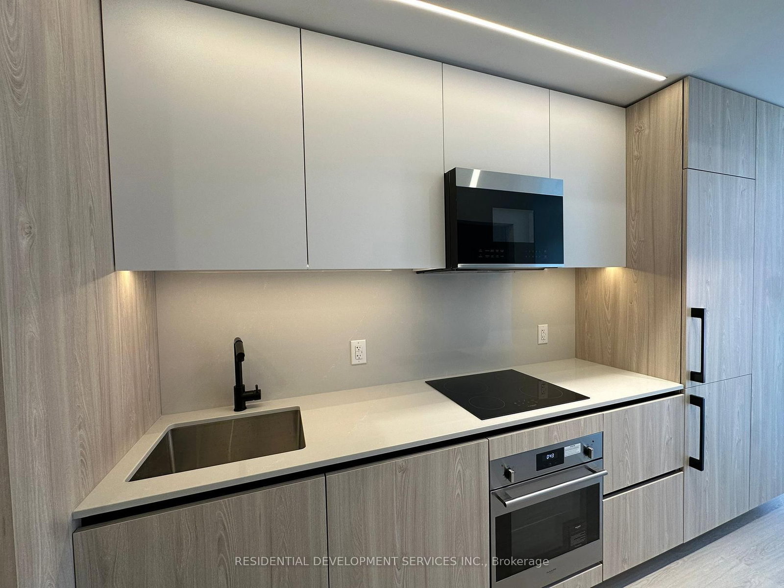 Photo 1 of Unit 712, 699 Sheppard Ave E, North York, Bayview Village — HOMEH