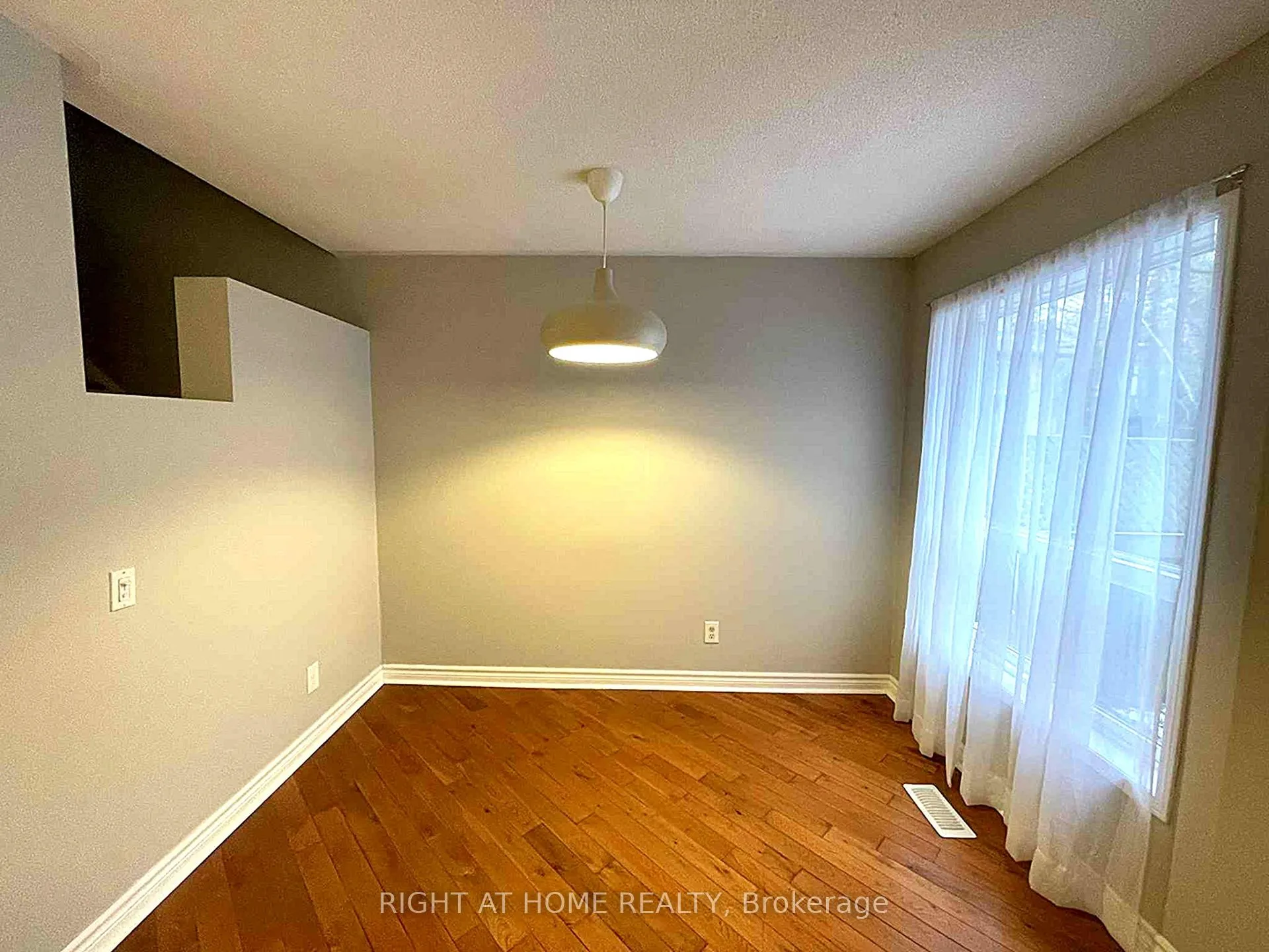 Photo 12 of 294 Ferndale Drive S, Barrie, Ardagh — HOMEH