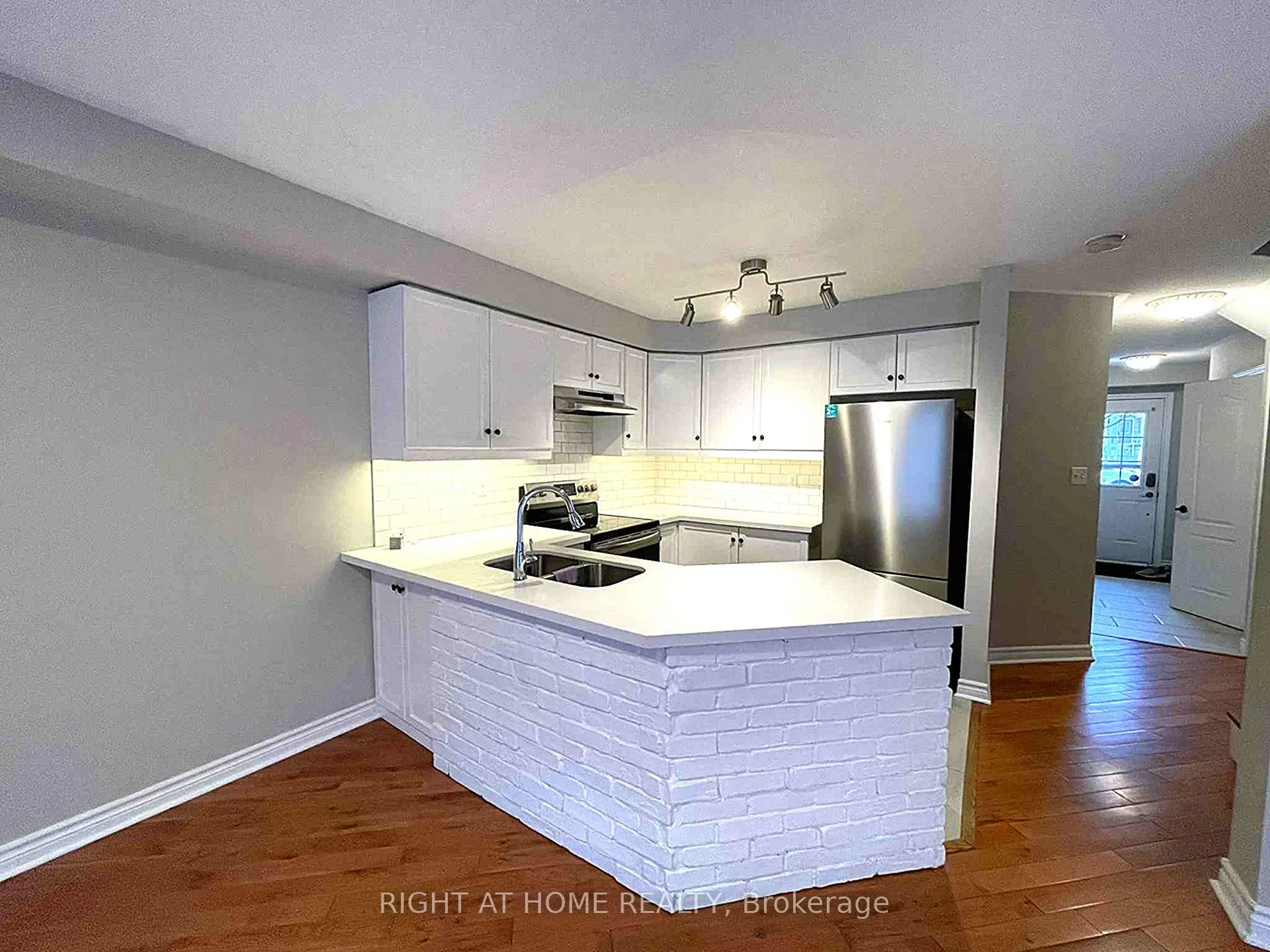 Photo 13 of 294 Ferndale Drive S, Barrie, Ardagh — HOMEH