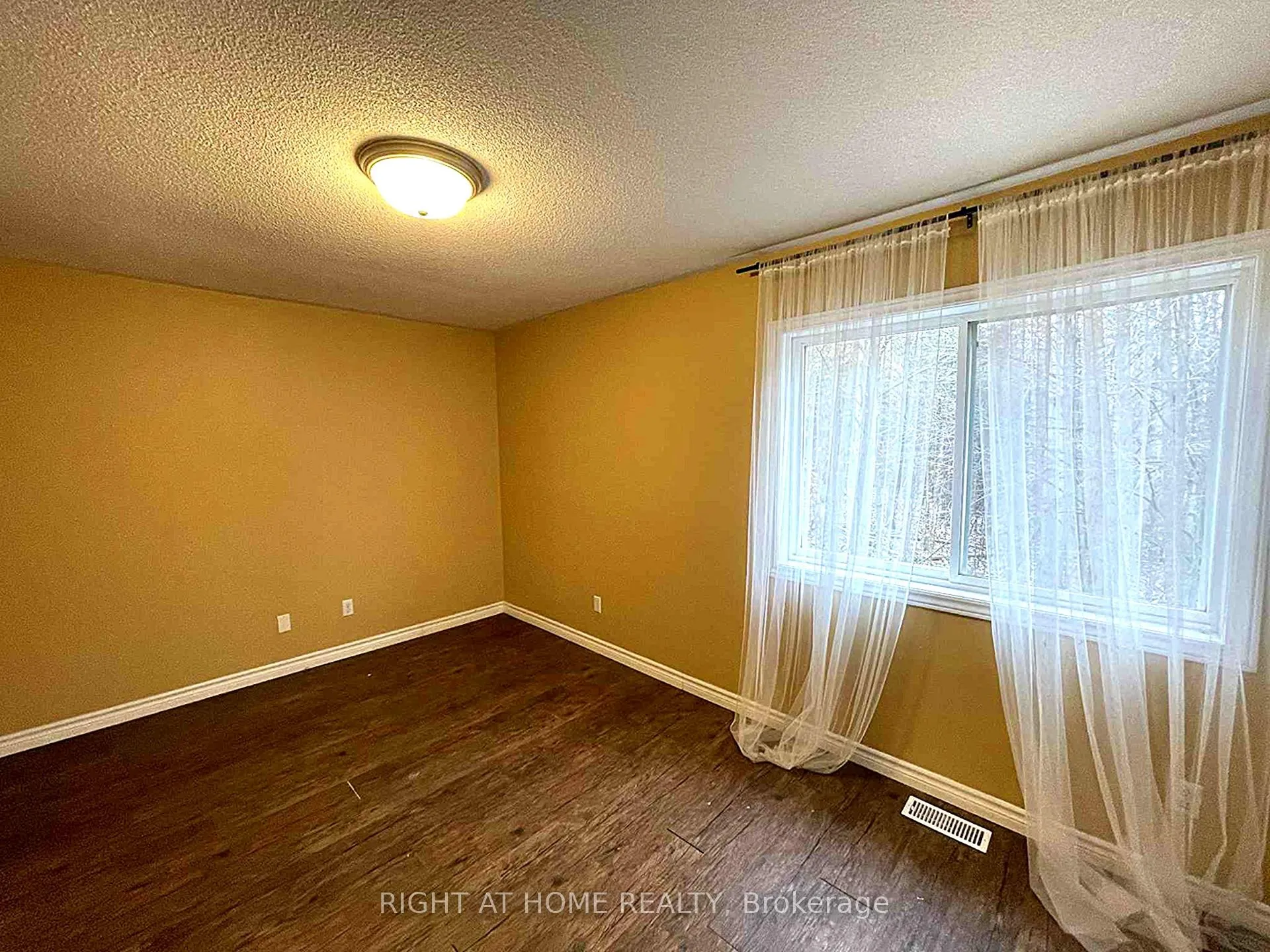 Photo 16 of 294 Ferndale Drive S, Barrie, Ardagh — HOMEH