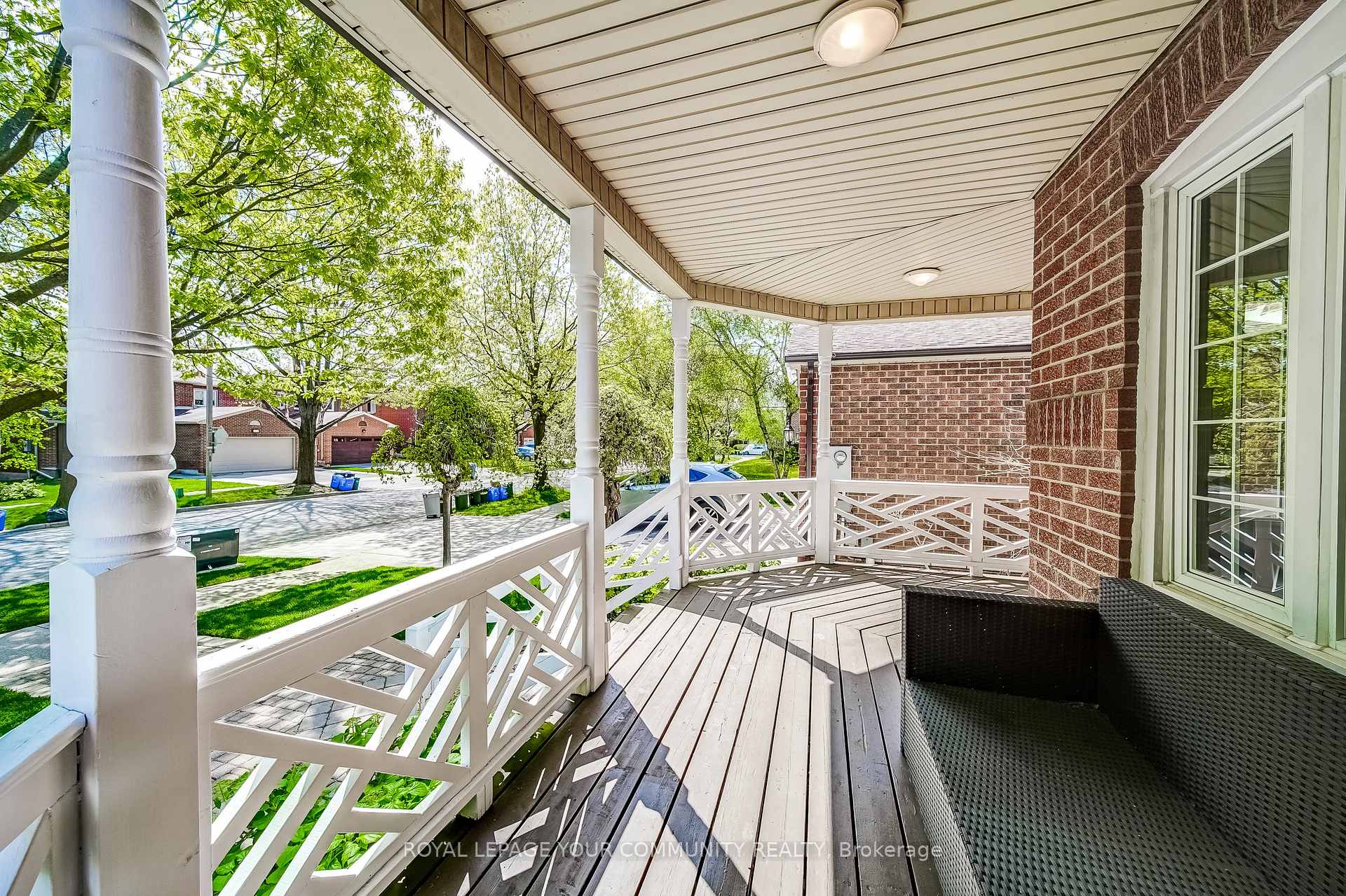 Photo 2 of 22 Zahavy Drive, Vaughan, Brownridge — HOMEH