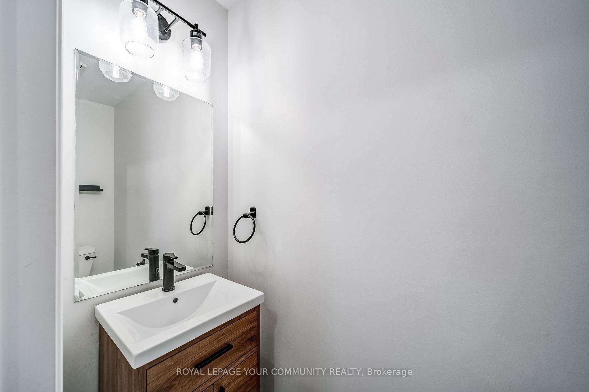 Photo 13 of 22 Zahavy Drive, Vaughan, Brownridge — HOMEH