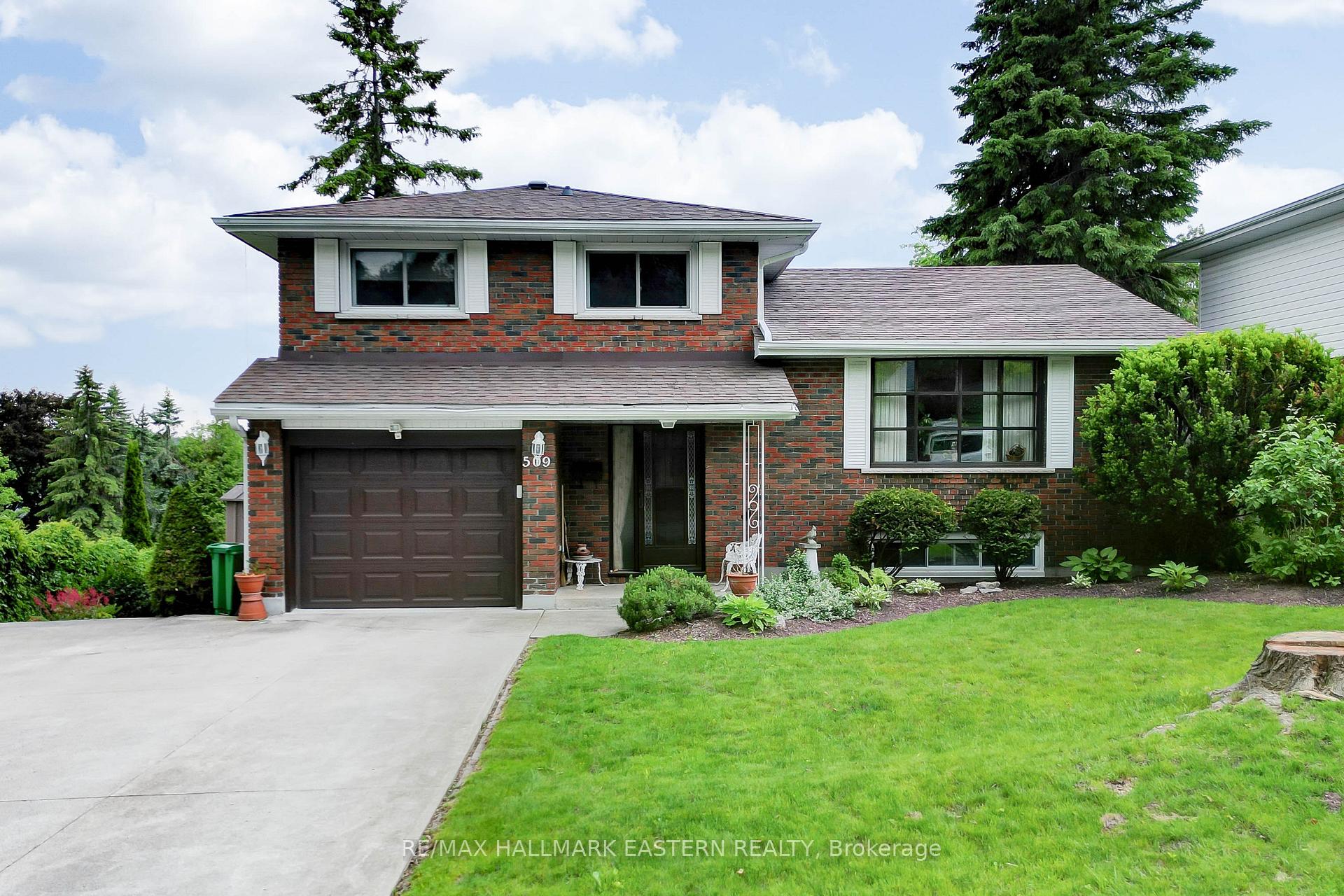 Photo 3 of 509 Montcalm Drive, Peterborough, Northcrest Ward 5 — HOMEH
