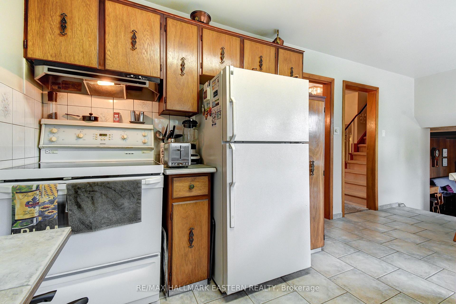 Photo 15 of 509 Montcalm Drive, Peterborough, Northcrest Ward 5 — HOMEH