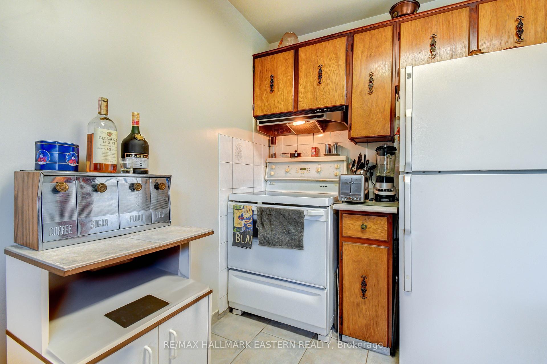Photo 16 of 509 Montcalm Drive, Peterborough, Northcrest Ward 5 — HOMEH