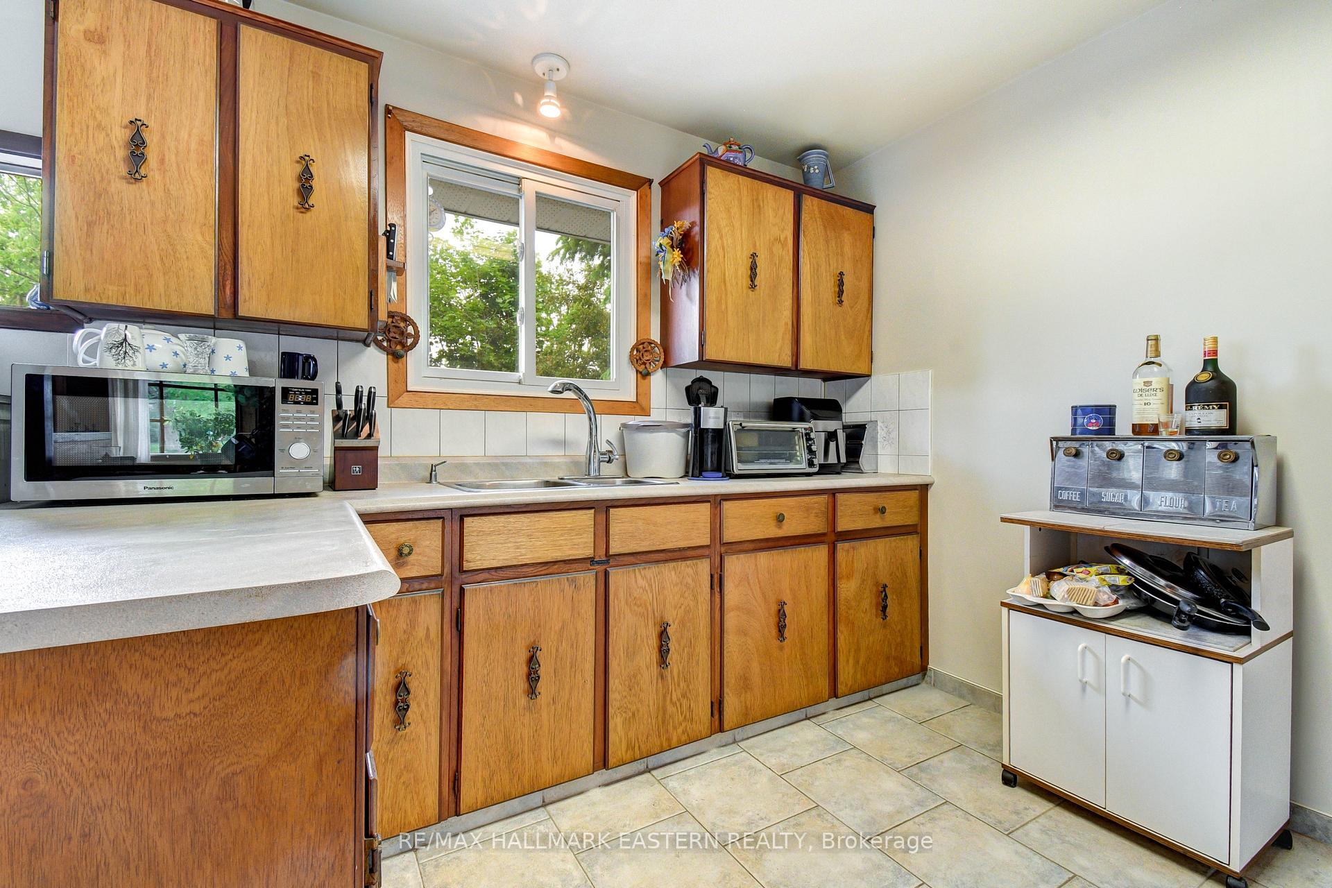Photo 17 of 509 Montcalm Drive, Peterborough, Northcrest Ward 5 — HOMEH
