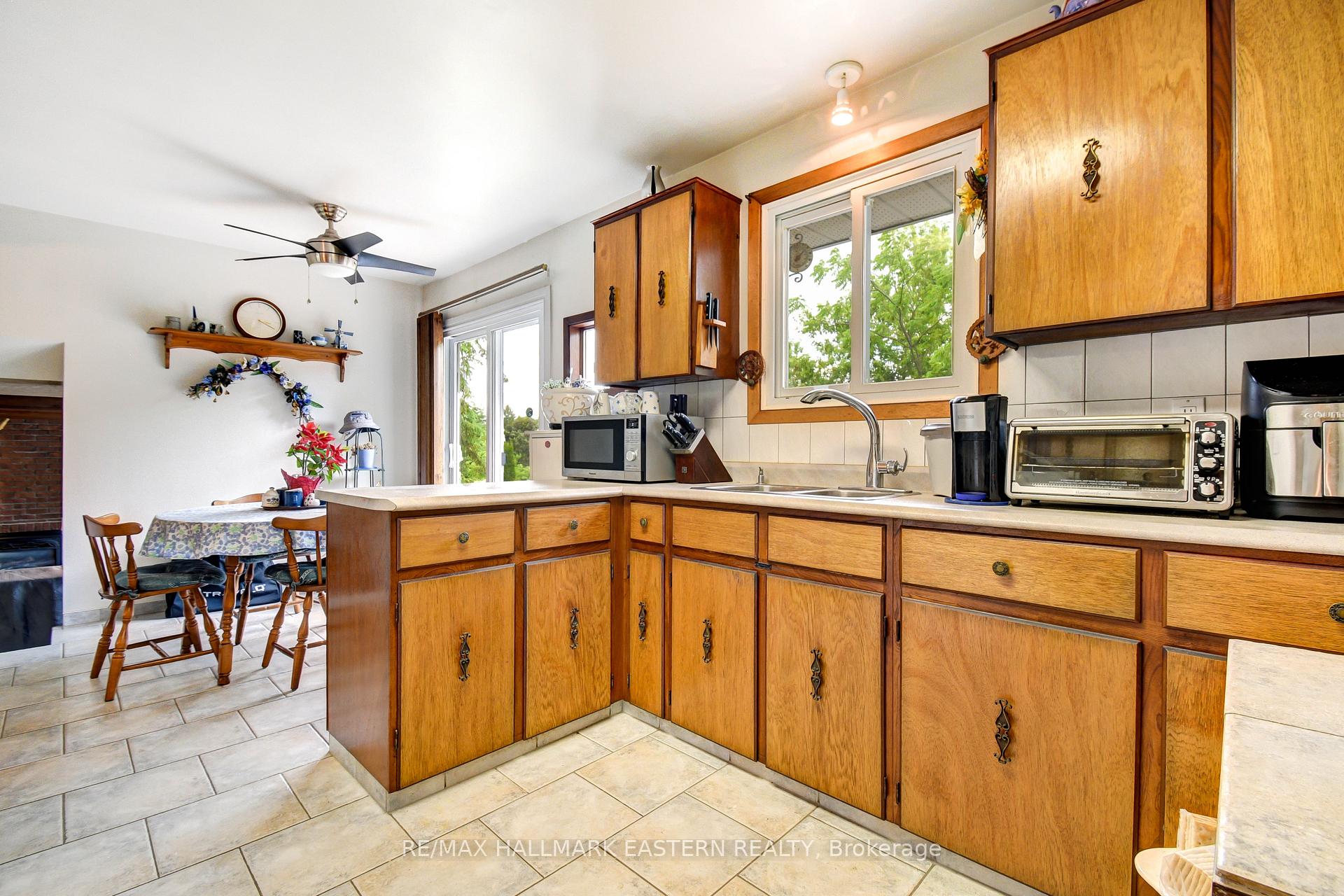 Photo 18 of 509 Montcalm Drive, Peterborough, Northcrest Ward 5 — HOMEH