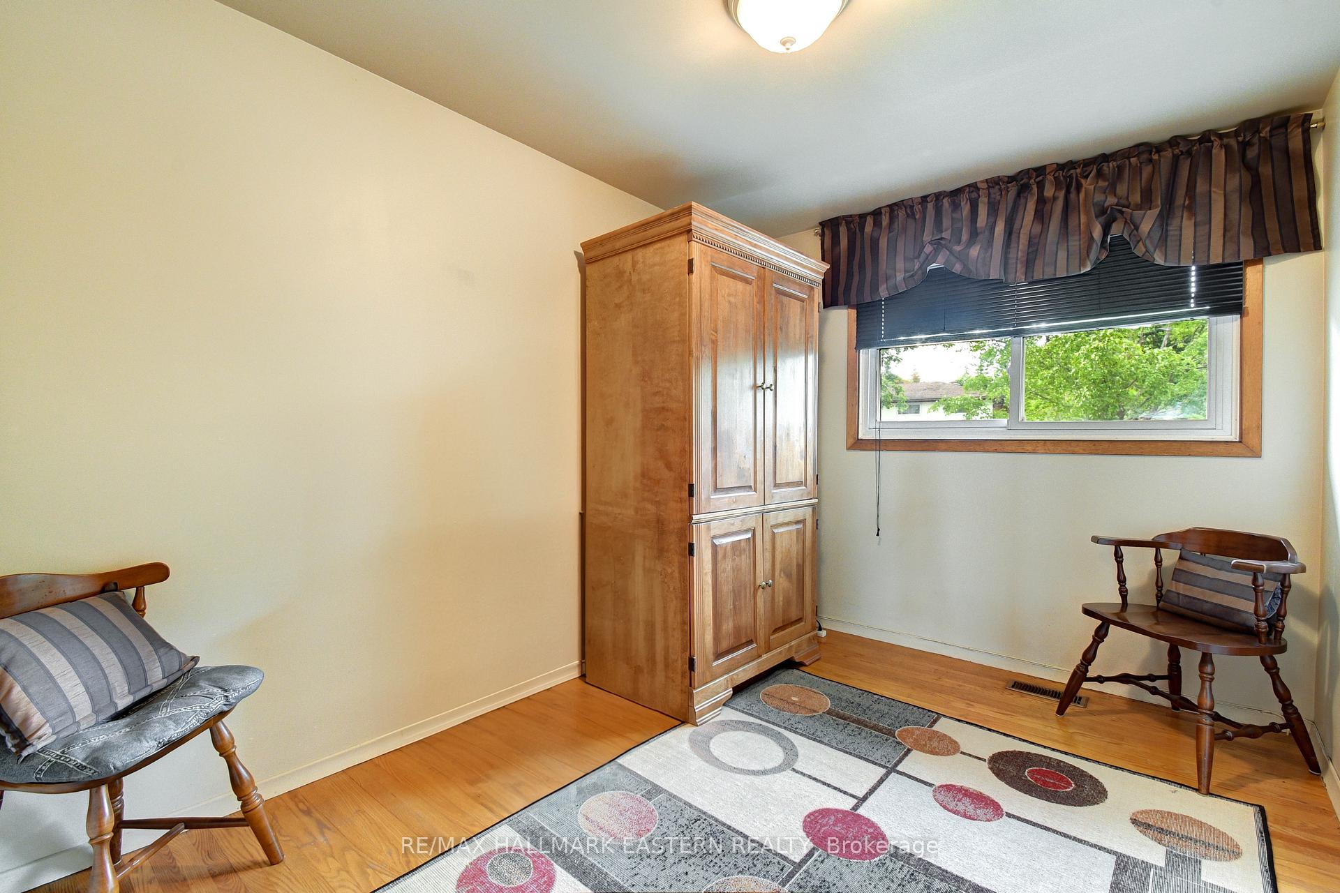 Photo 23 of 509 Montcalm Drive, Peterborough, Northcrest Ward 5 — HOMEH