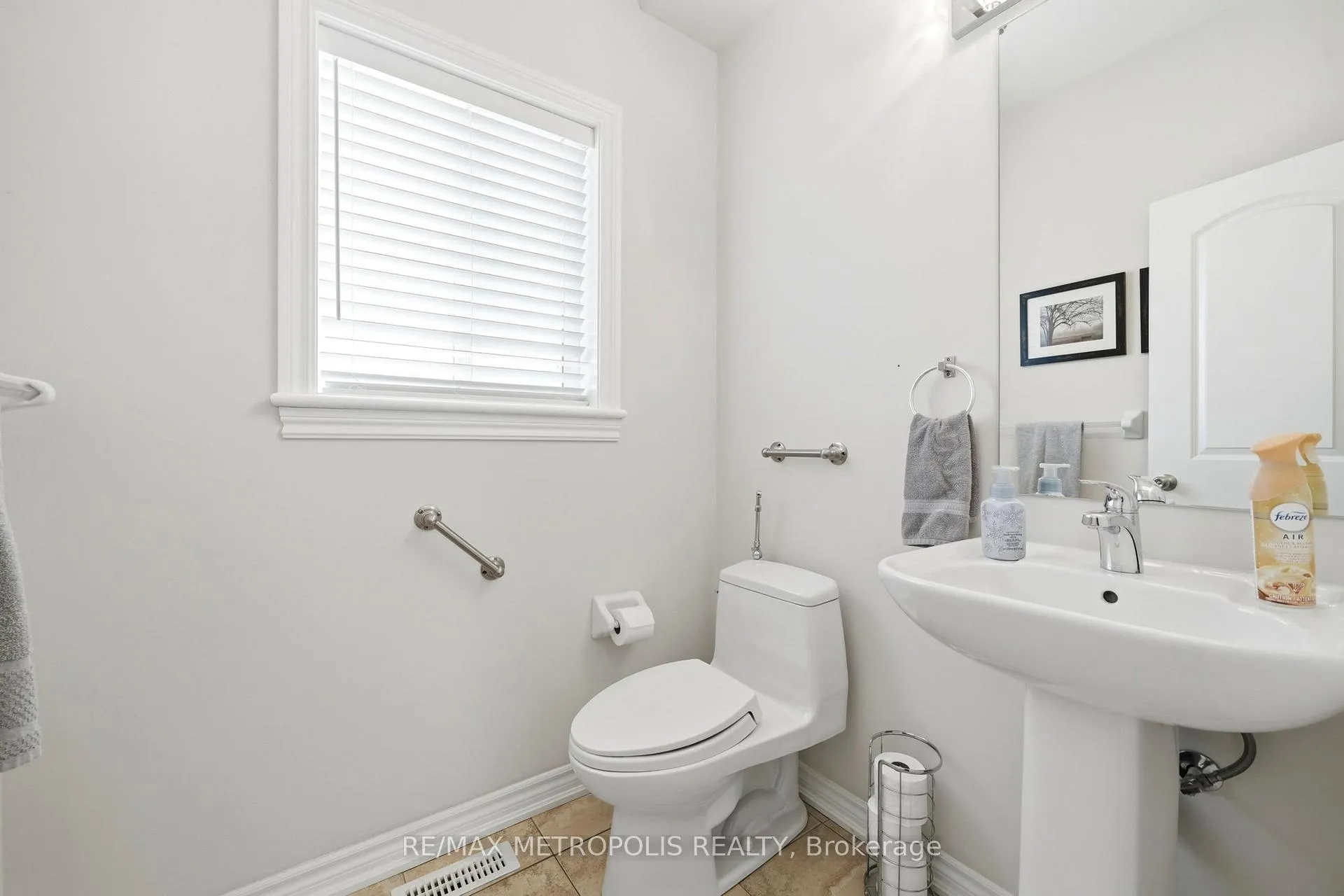 Photo 17 of 24 Bamburg Street, Georgina, Sutton & Jackson's Point — HOMEH