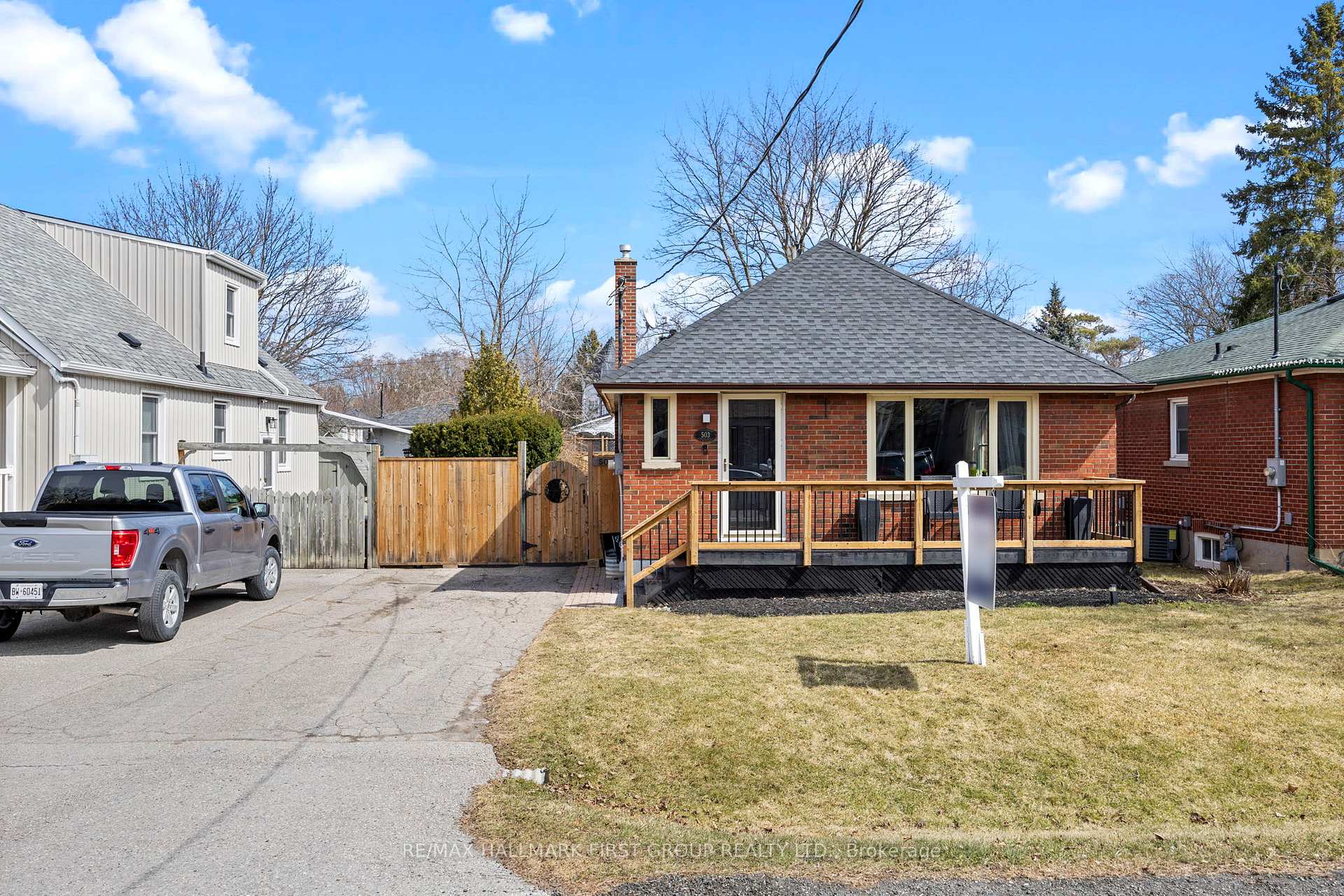 Photo 2 of 503 Peel Street, Whitby, Downtown Whitby — HOMEH