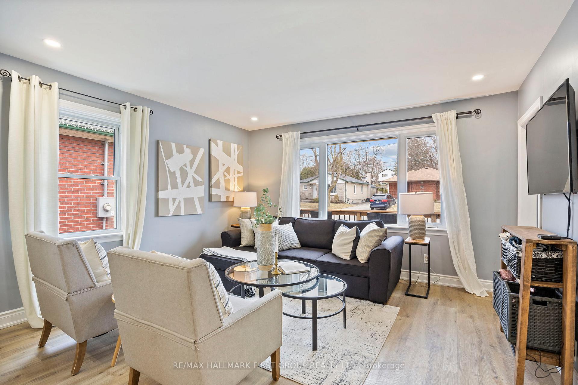Photo 6 of 503 Peel Street, Whitby, Downtown Whitby — HOMEH