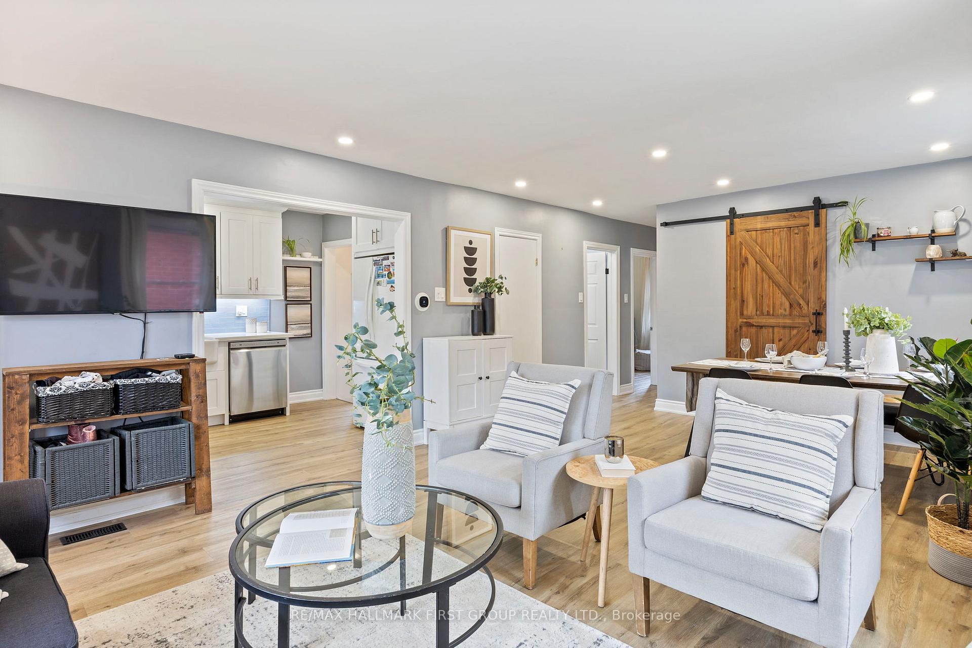 Photo 8 of 503 Peel Street, Whitby, Downtown Whitby — HOMEH