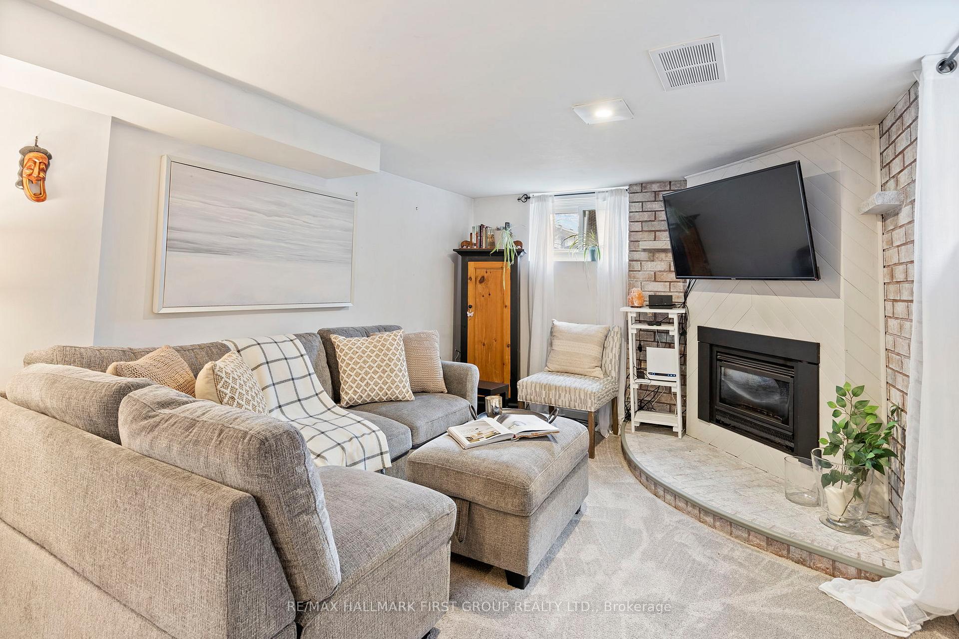 Photo 27 of 503 Peel Street, Whitby, Downtown Whitby — HOMEH
