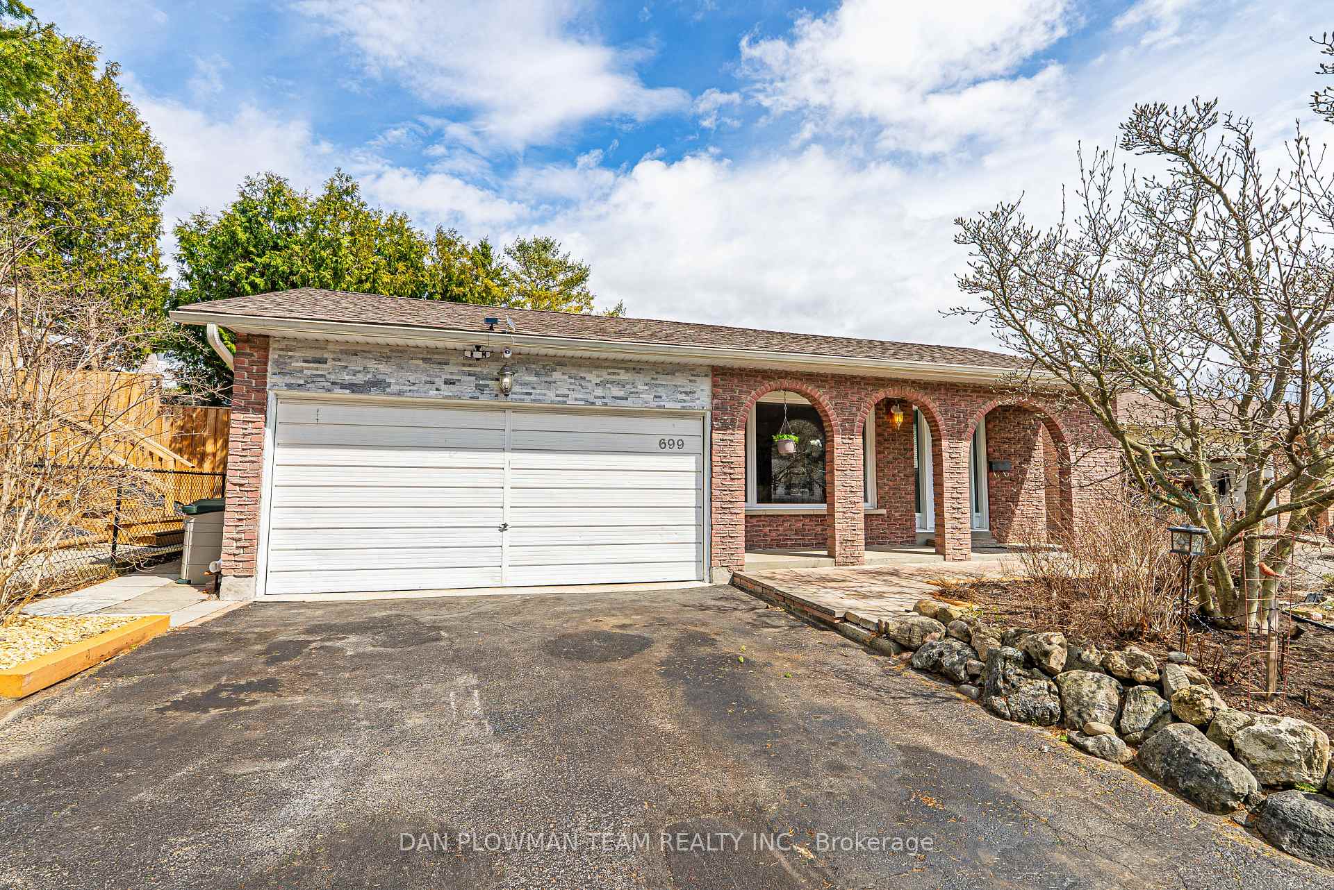 Photo 1 of 699 Aruba Crescent, Oshawa, Northglen — HOMEH