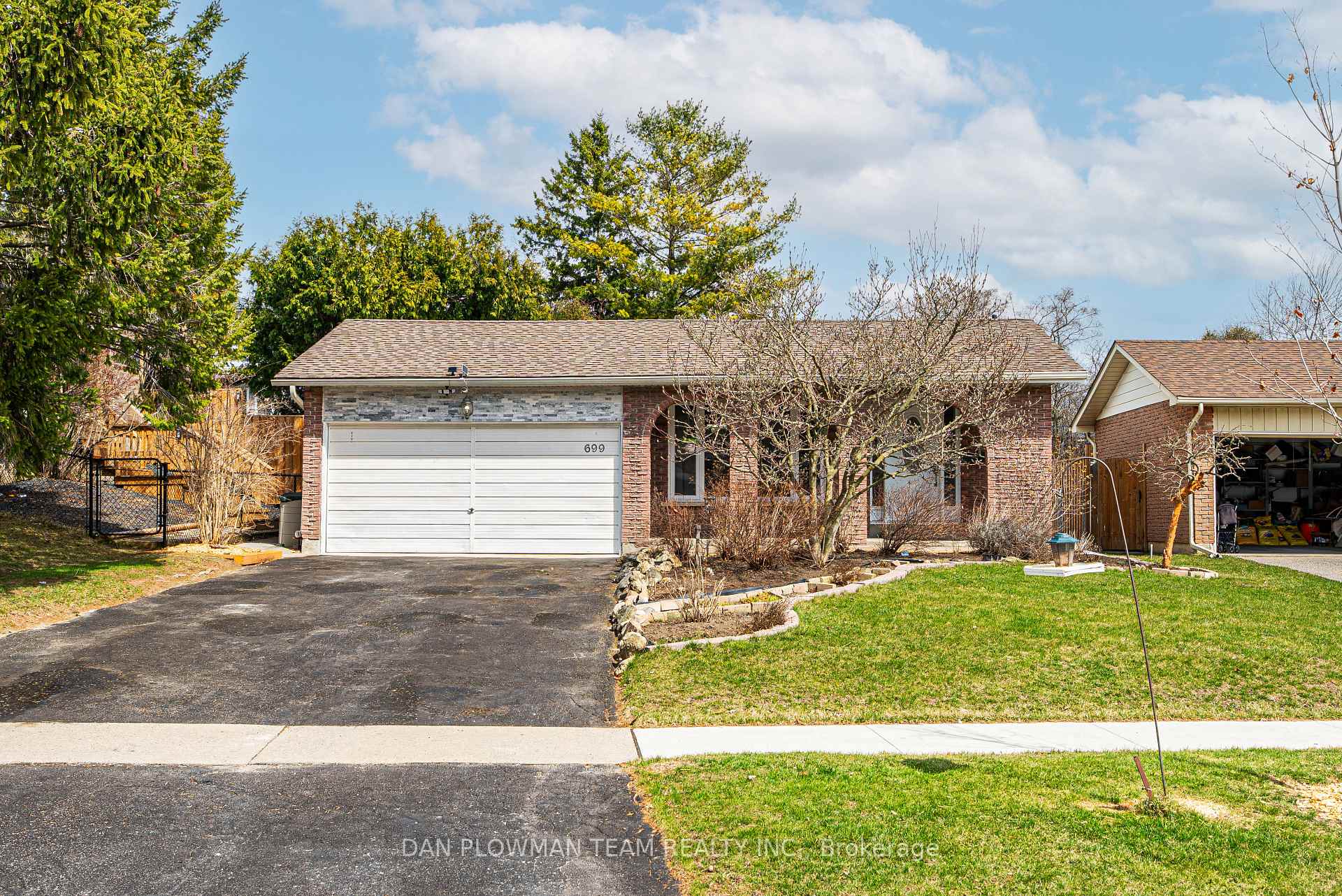 Photo 2 of 699 Aruba Crescent, Oshawa, Northglen — HOMEH