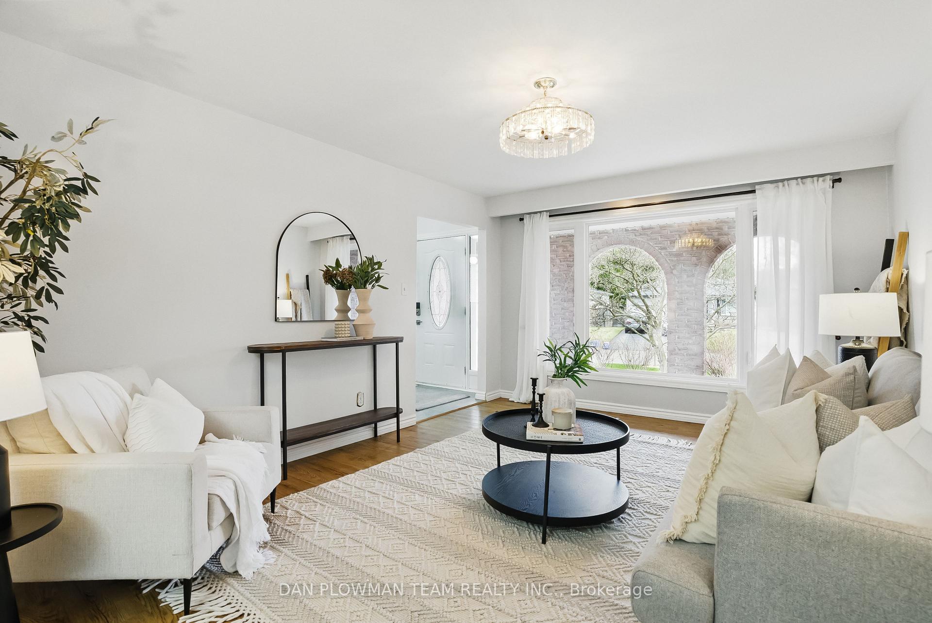 Photo 7 of 699 Aruba Crescent, Oshawa, Northglen — HOMEH