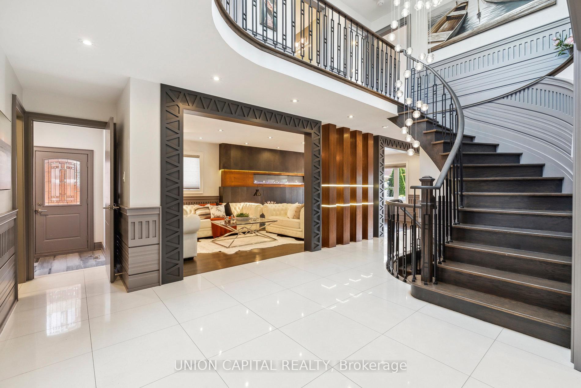 Photo 9 of 82 Queenston Crescent, Vaughan, East Woodbridge — HOMEH