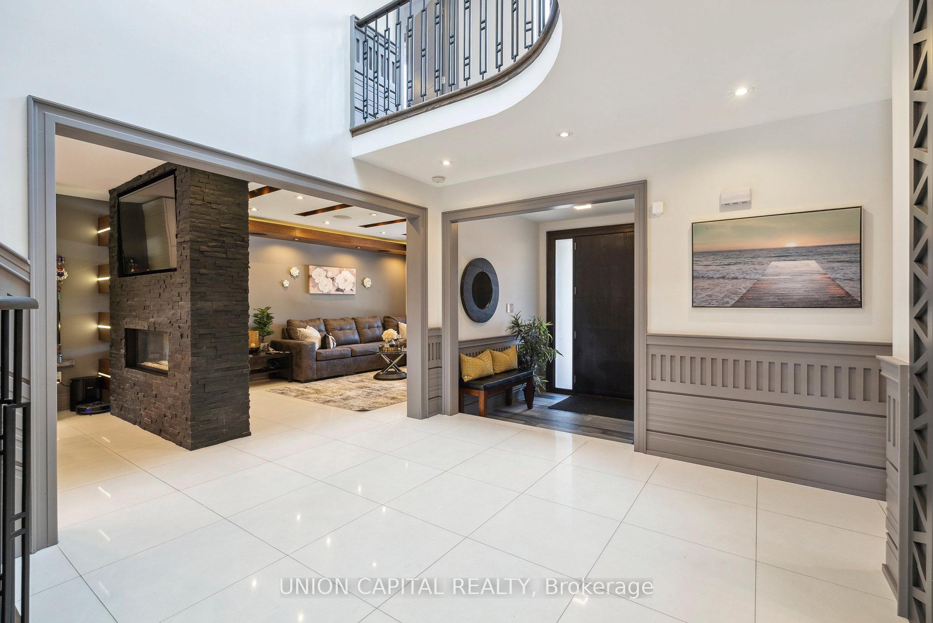 Photo 10 of 82 Queenston Crescent, Vaughan, East Woodbridge — HOMEH