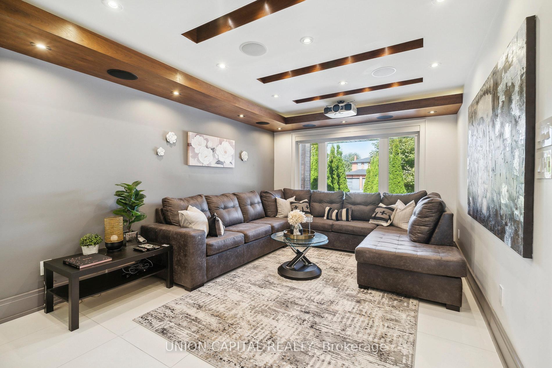 Photo 11 of 82 Queenston Crescent, Vaughan, East Woodbridge — HOMEH