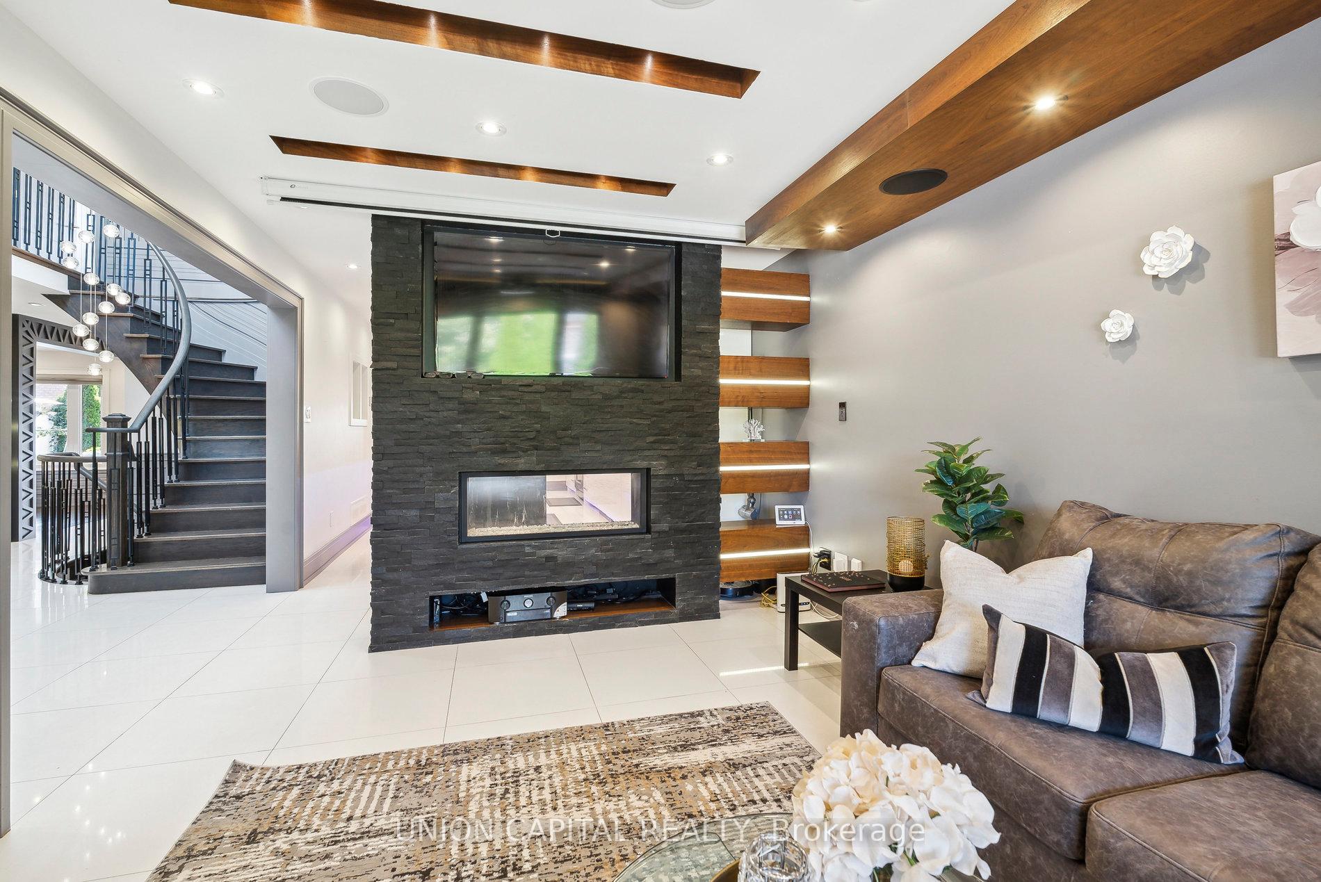 Photo 13 of 82 Queenston Crescent, Vaughan, East Woodbridge — HOMEH