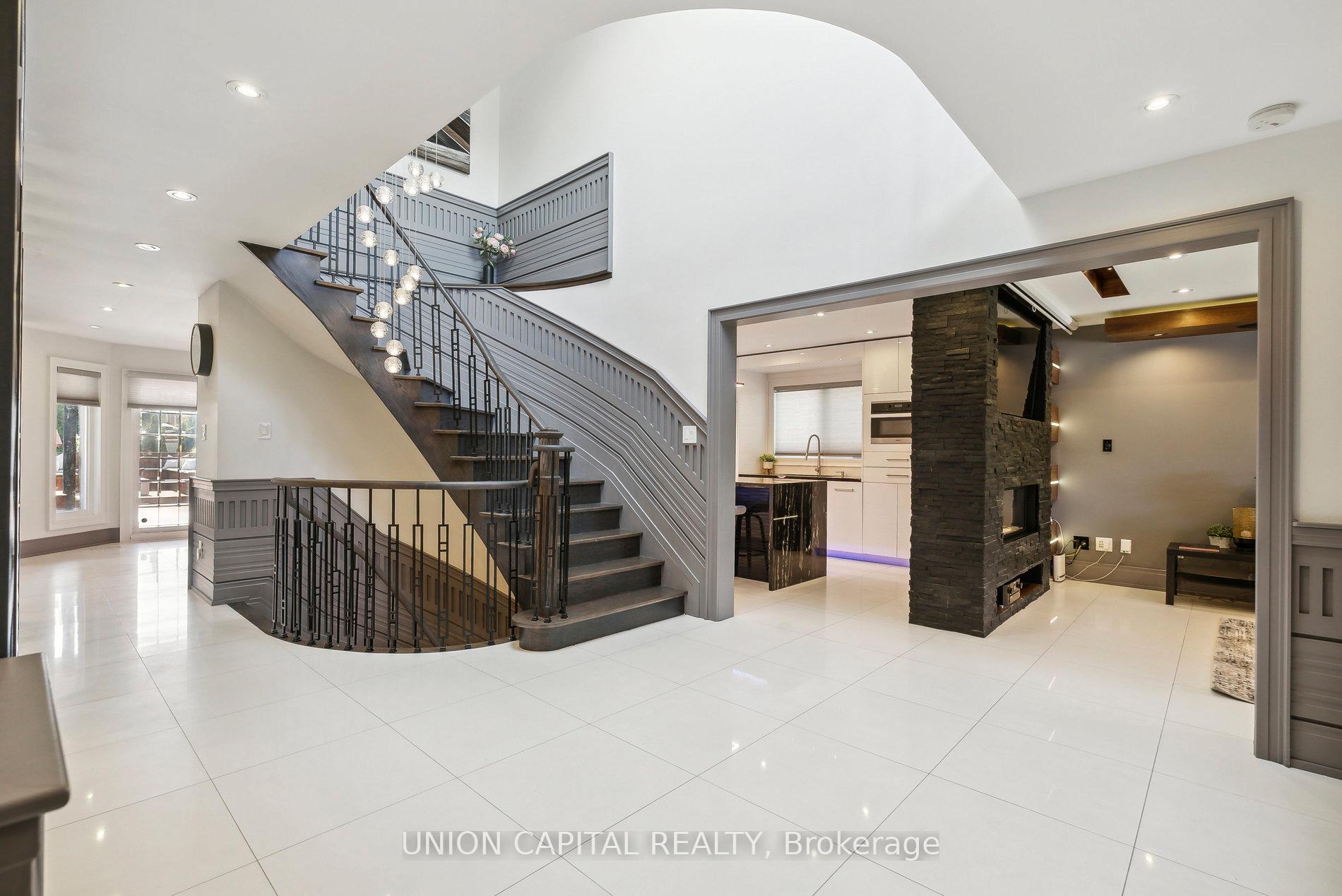 Photo 20 of 82 Queenston Crescent, Vaughan, East Woodbridge — HOMEH