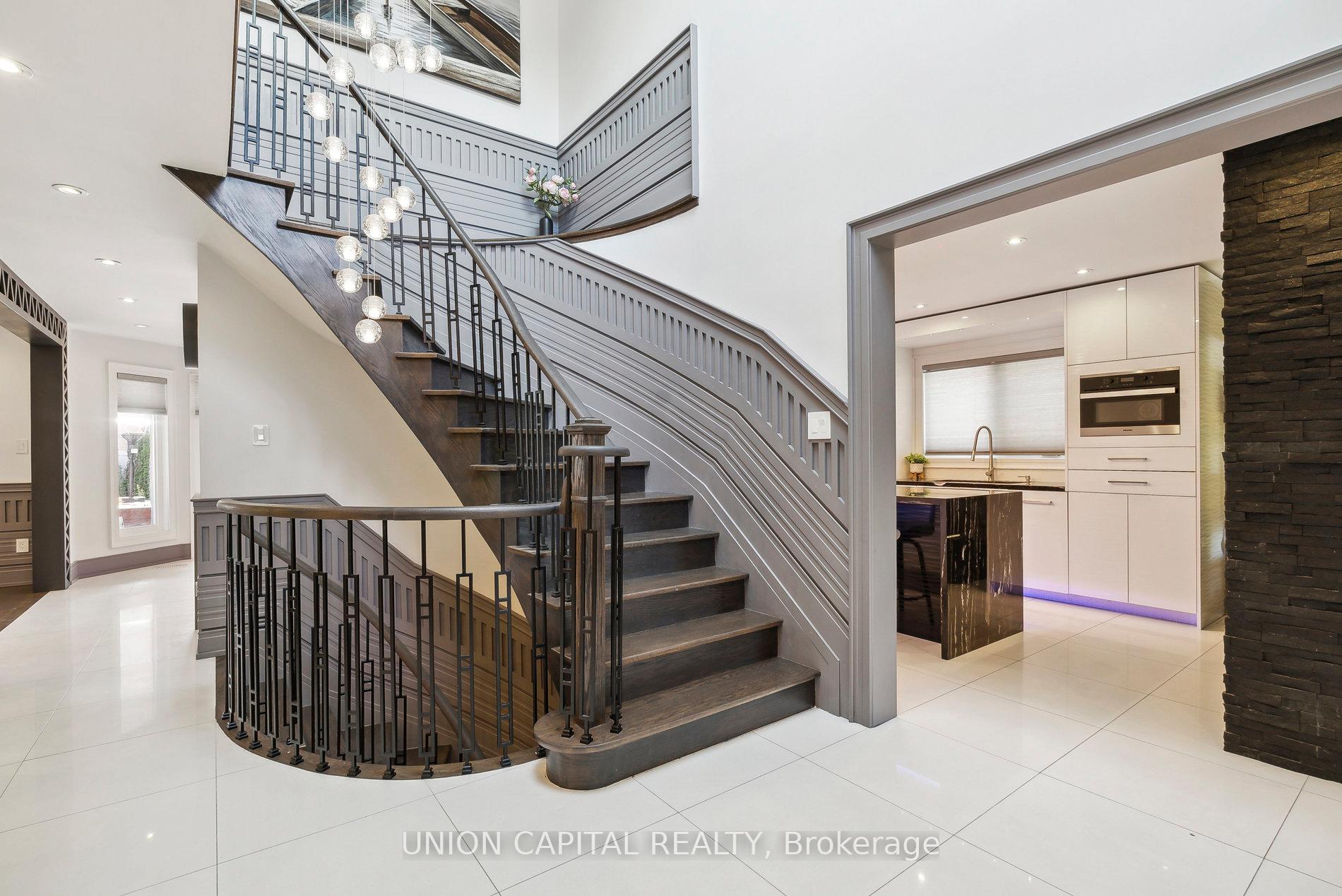 Photo 22 of 82 Queenston Crescent, Vaughan, East Woodbridge — HOMEH