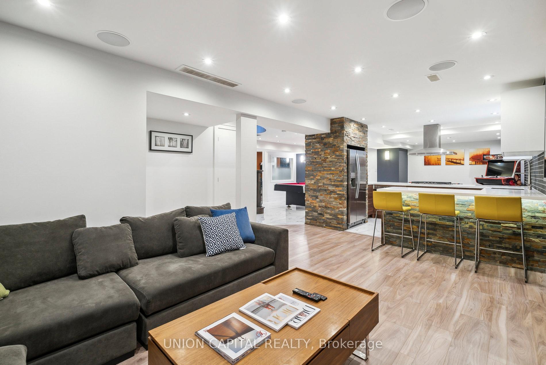 Photo 39 of 82 Queenston Crescent, Vaughan, East Woodbridge — HOMEH